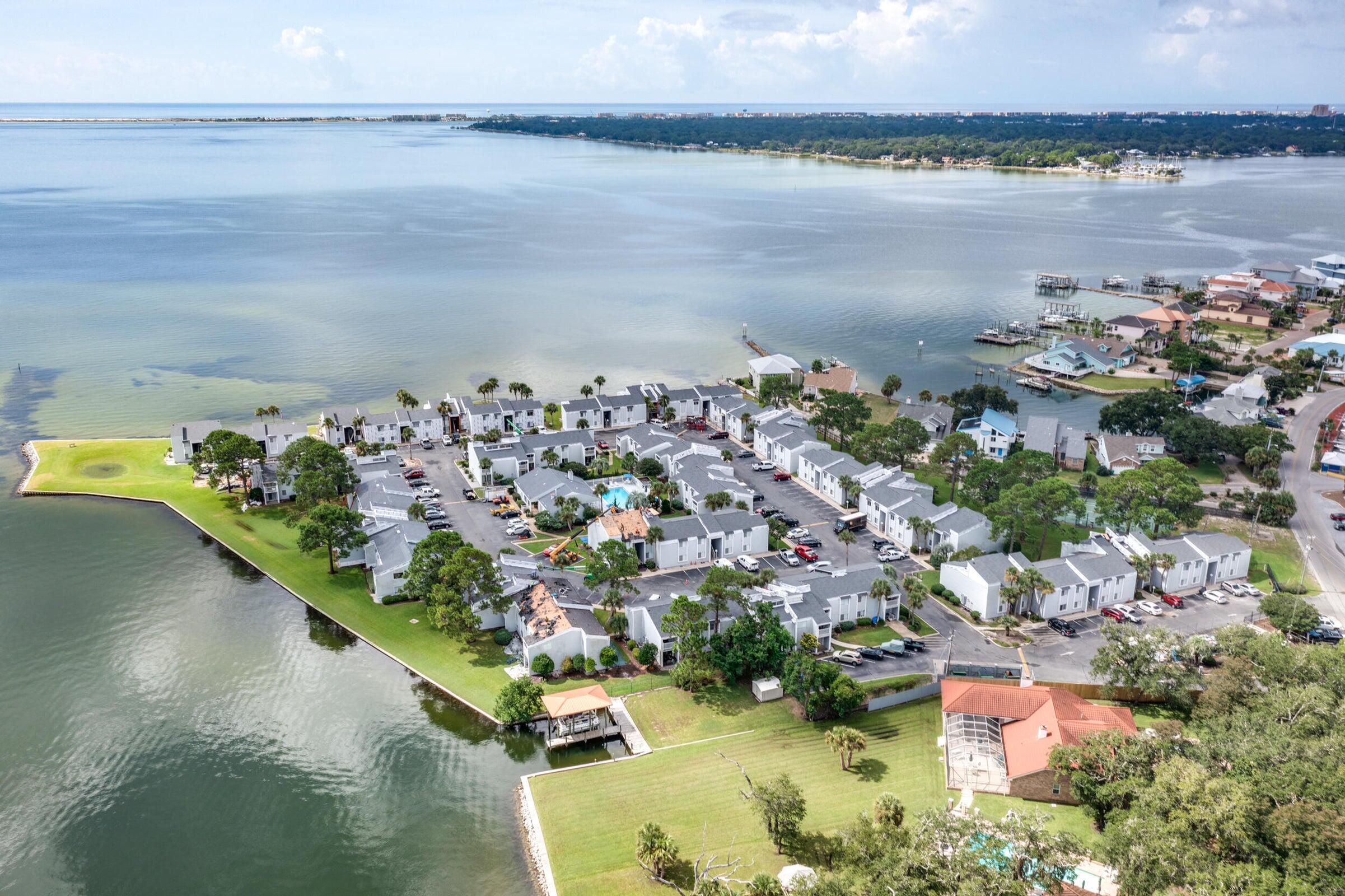 FINISTERRA CONDO - Residential