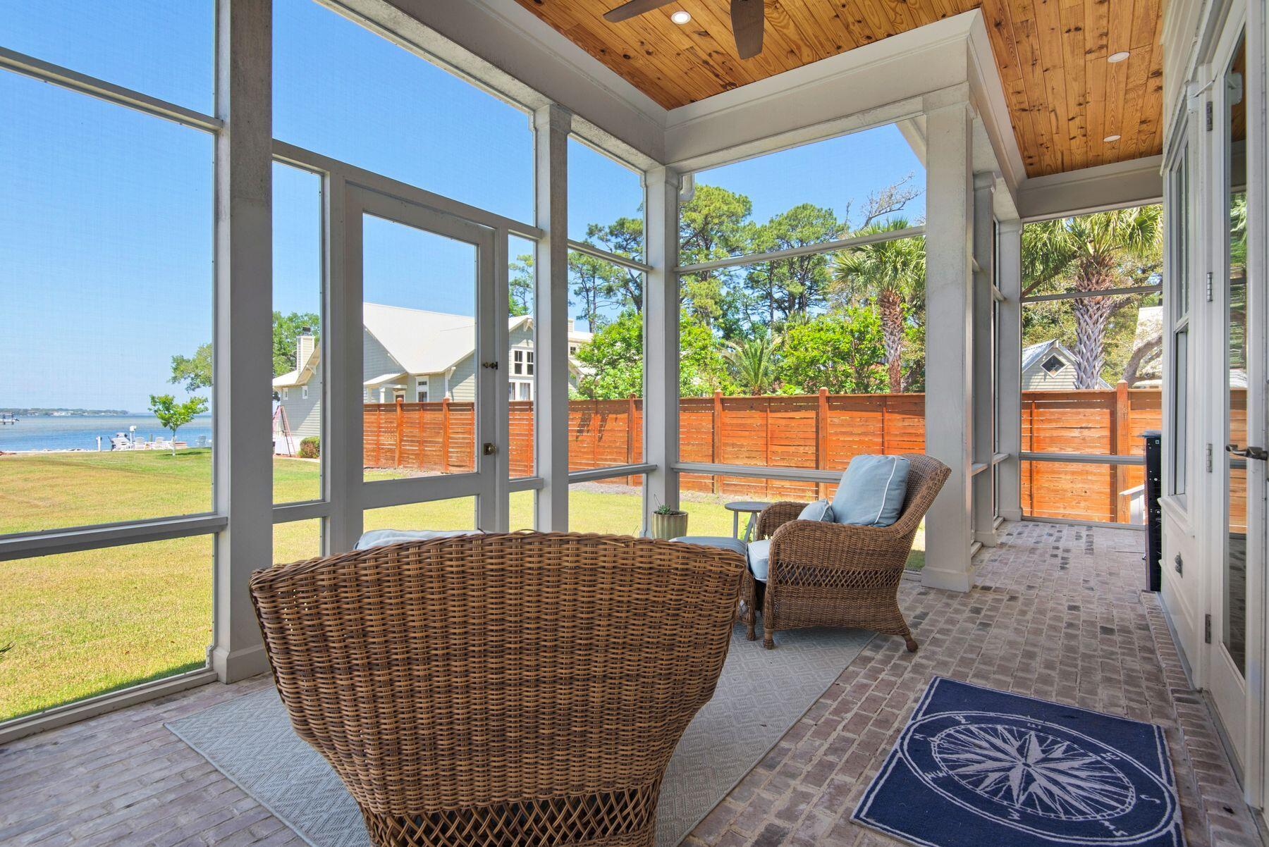 HEWETT BAYOU - Residential