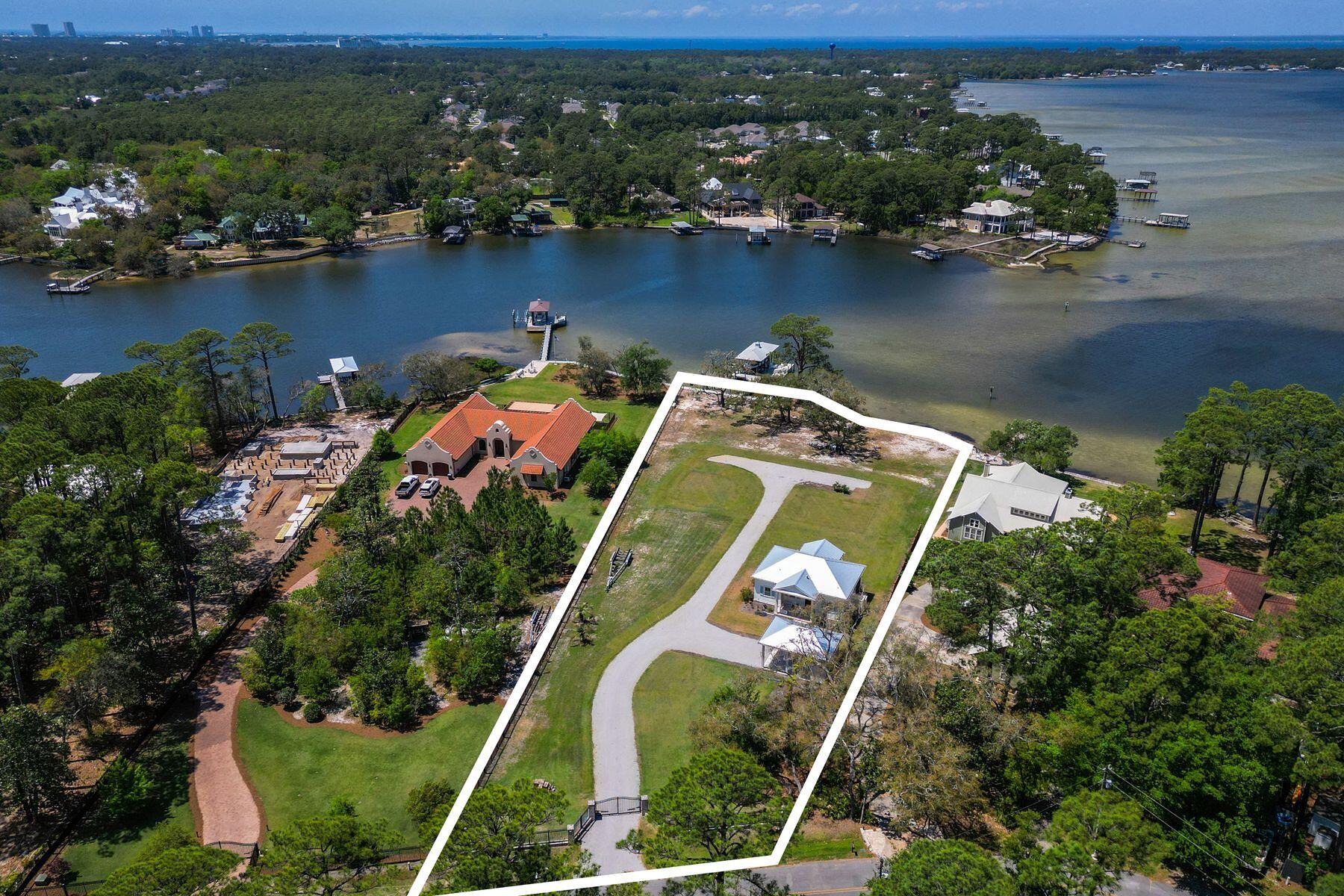 HEWETT BAYOU - Residential