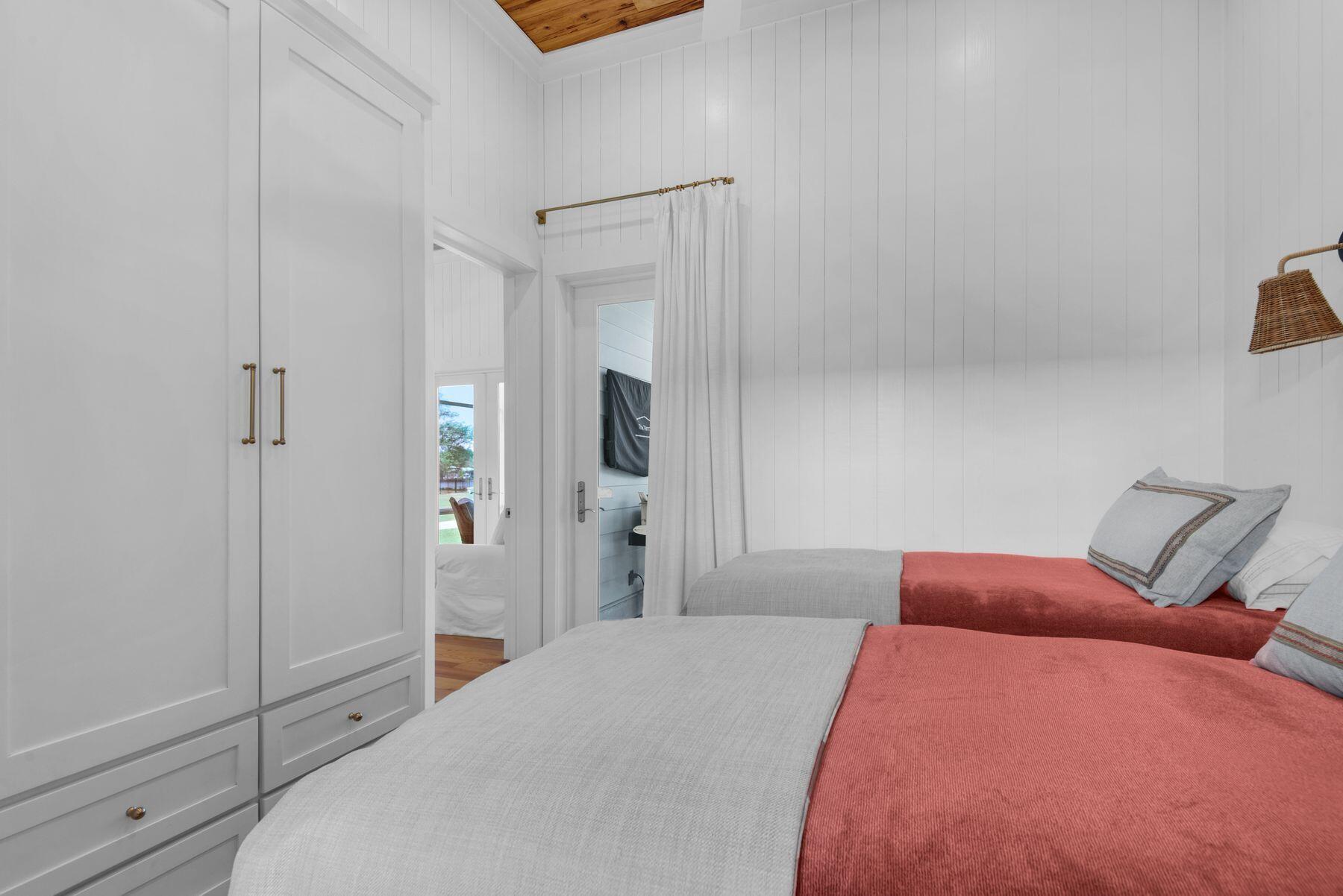 HEWETT BAYOU - Residential