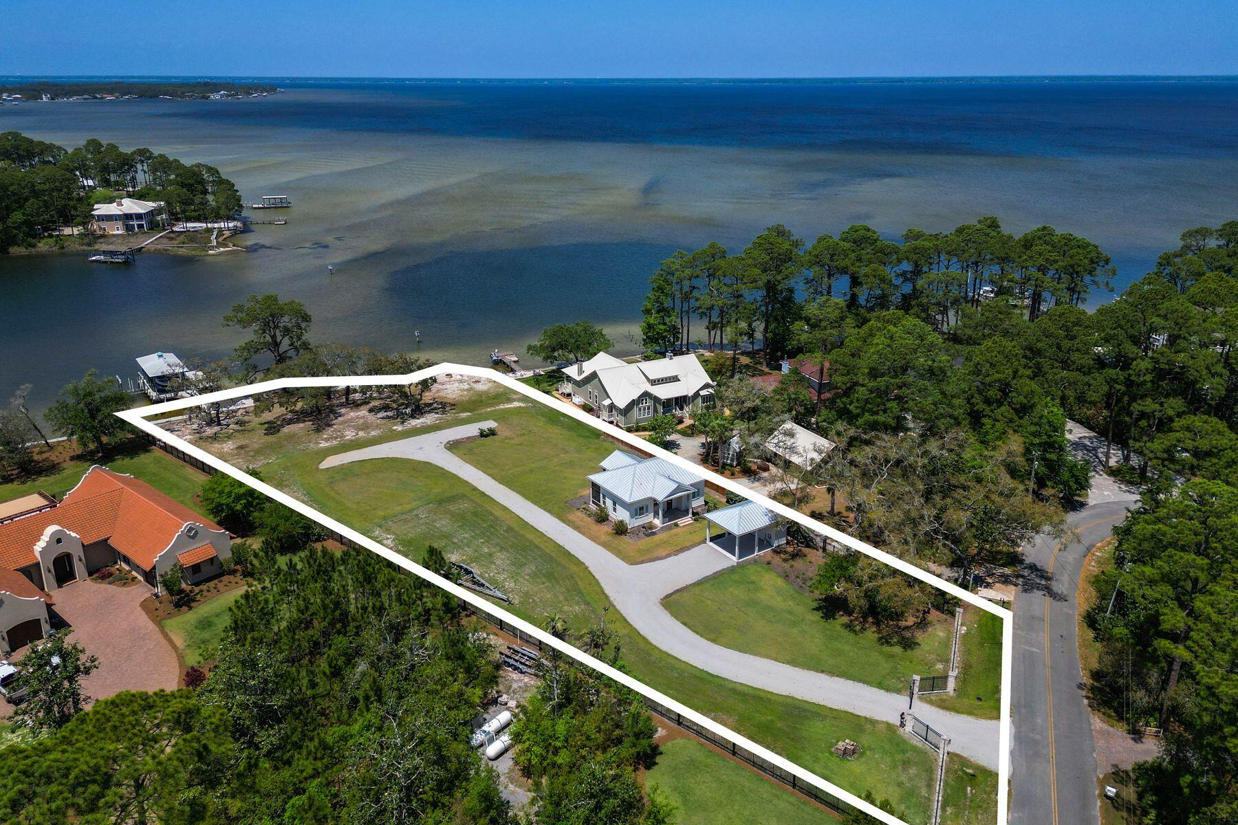 HEWETT BAYOU - Residential