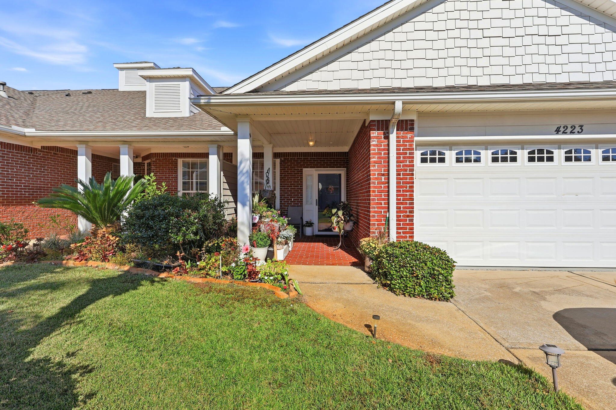 DIAMOND LAKES - Residential