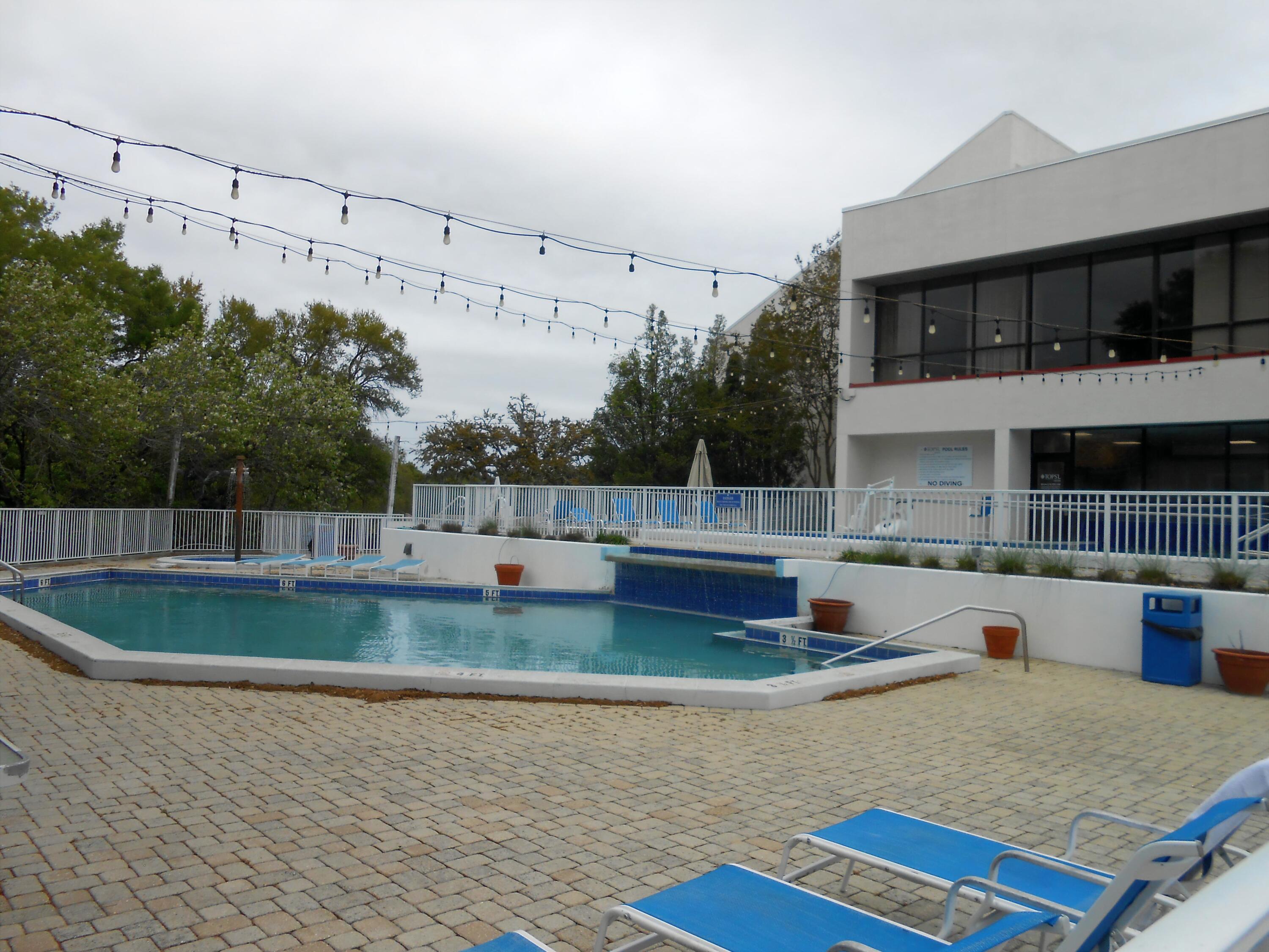 TOPS'L BEACH MANOR - Residential