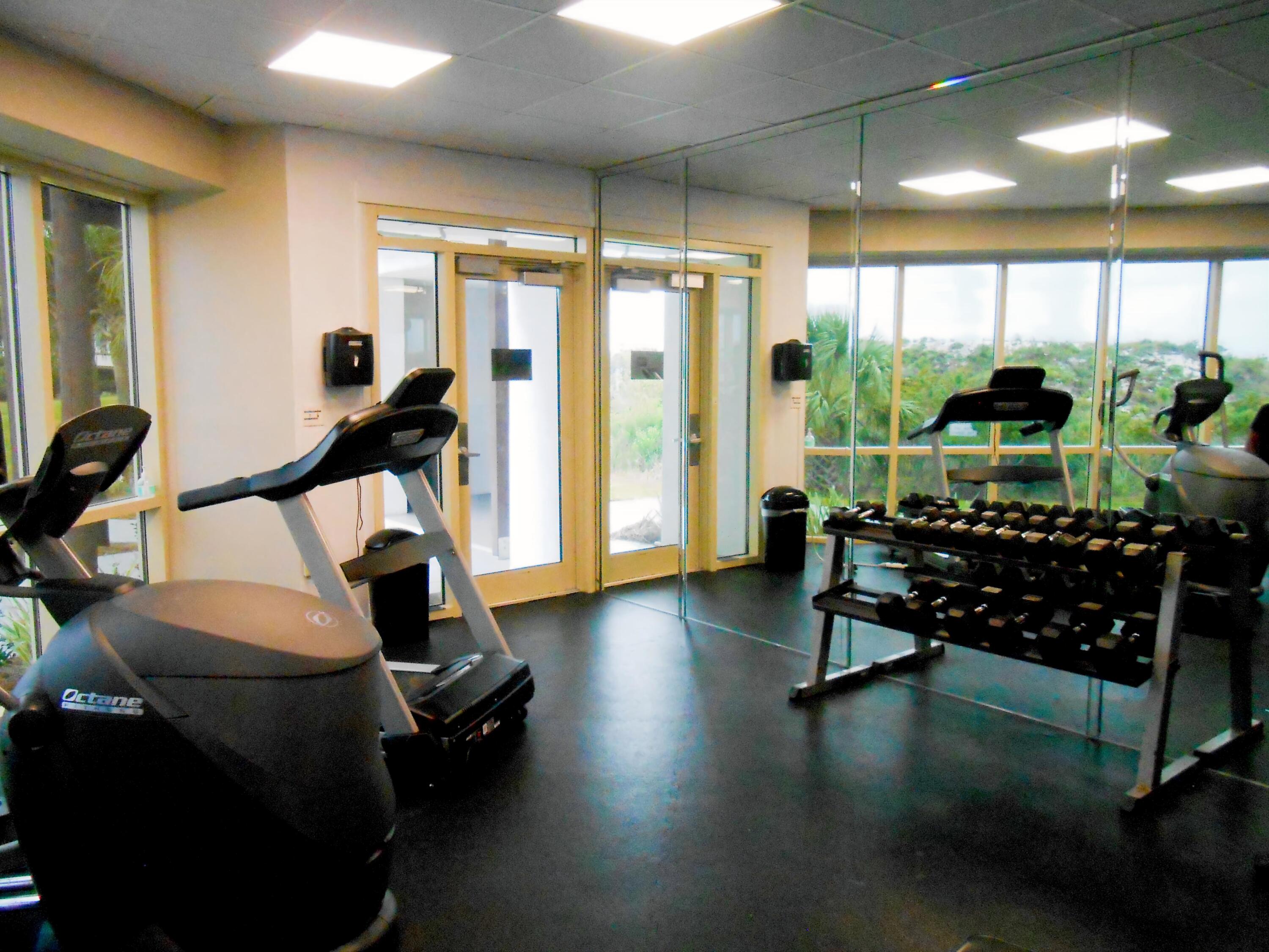 TOPS'L BEACH MANOR - Residential