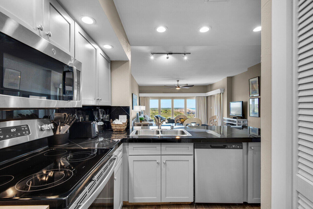 TOPS'L BEACH MANOR - Residential