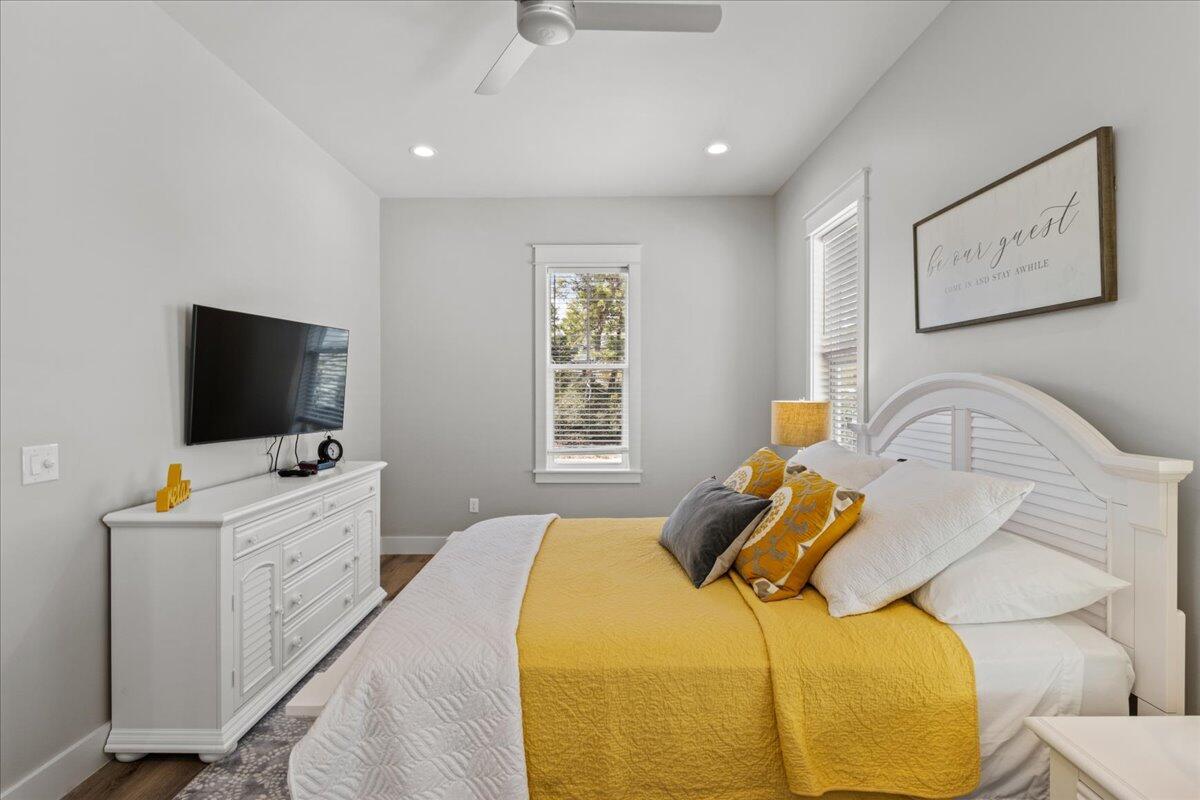 LAKESIDE AT BLUE MOUNTAIN BEACH - Residential