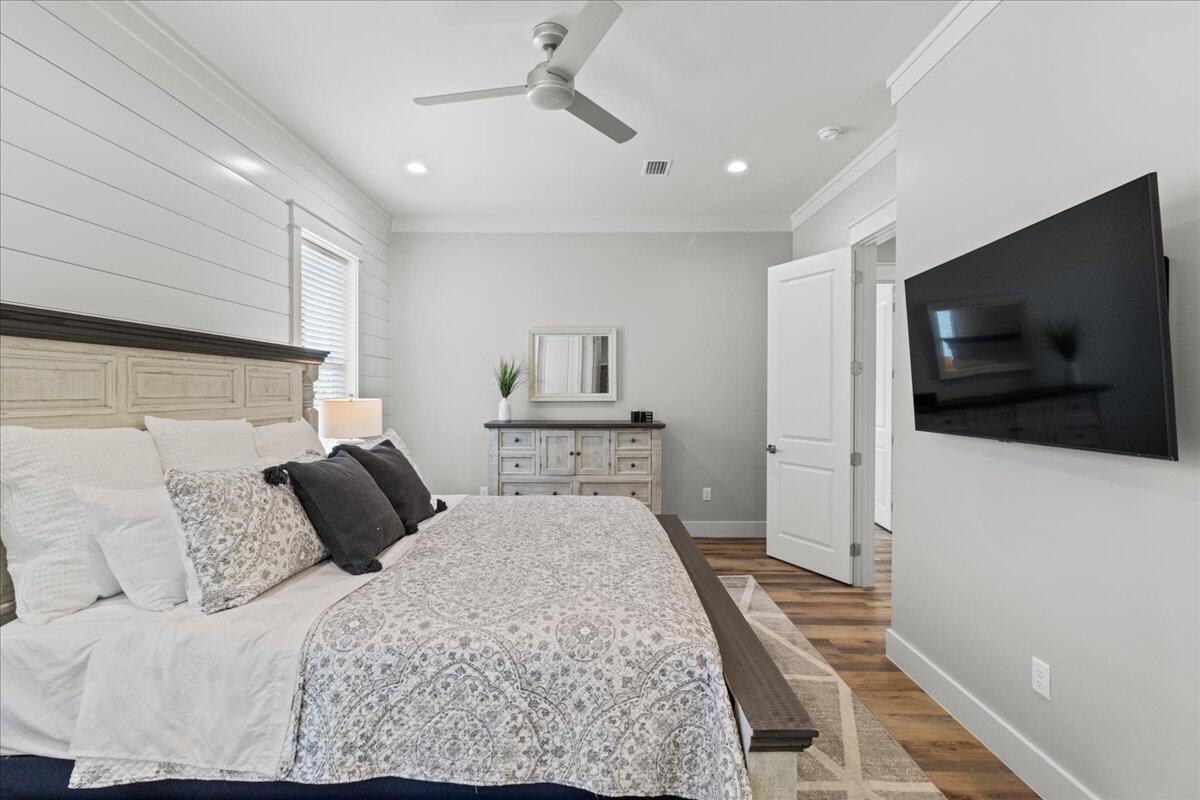 LAKESIDE AT BLUE MOUNTAIN BEACH - Residential