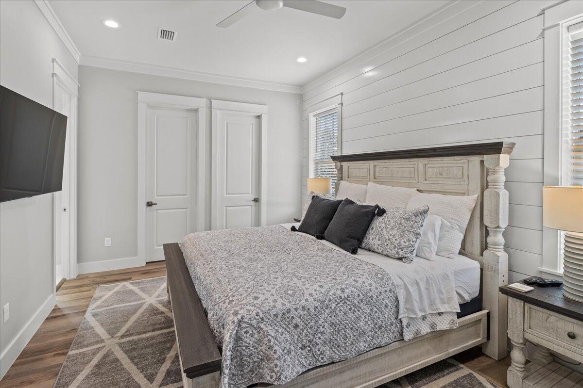 LAKESIDE AT BLUE MOUNTAIN BEACH - Residential