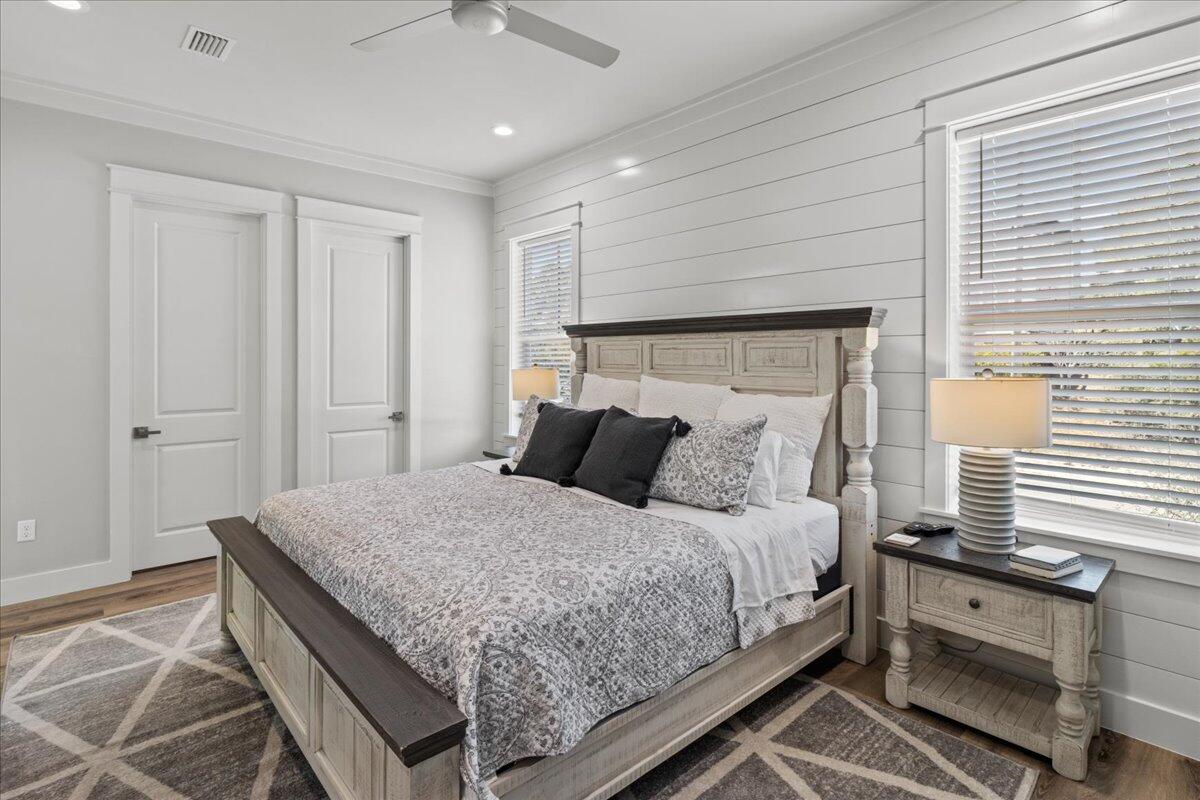 LAKESIDE AT BLUE MOUNTAIN BEACH - Residential