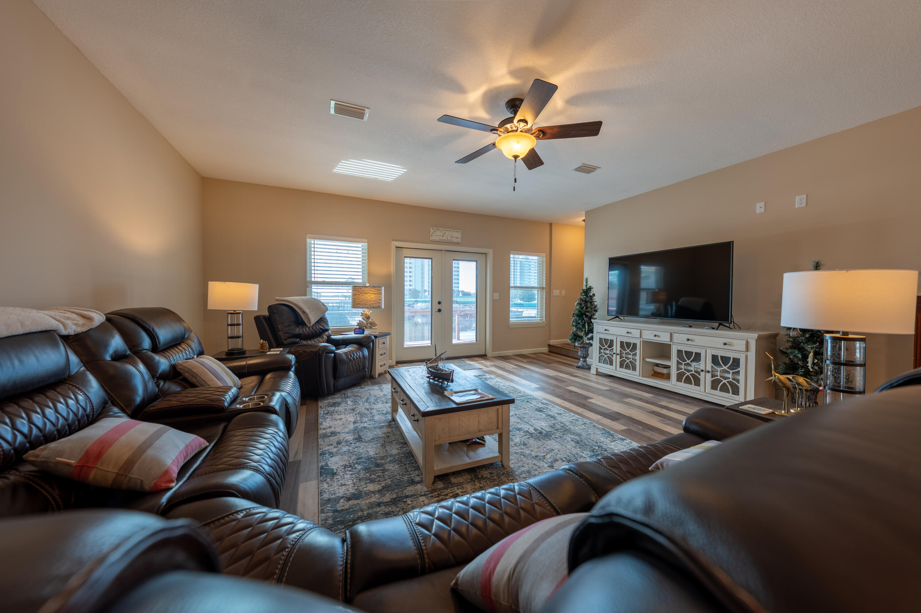 BAYSIDE PARK UNIT 1 - Residential