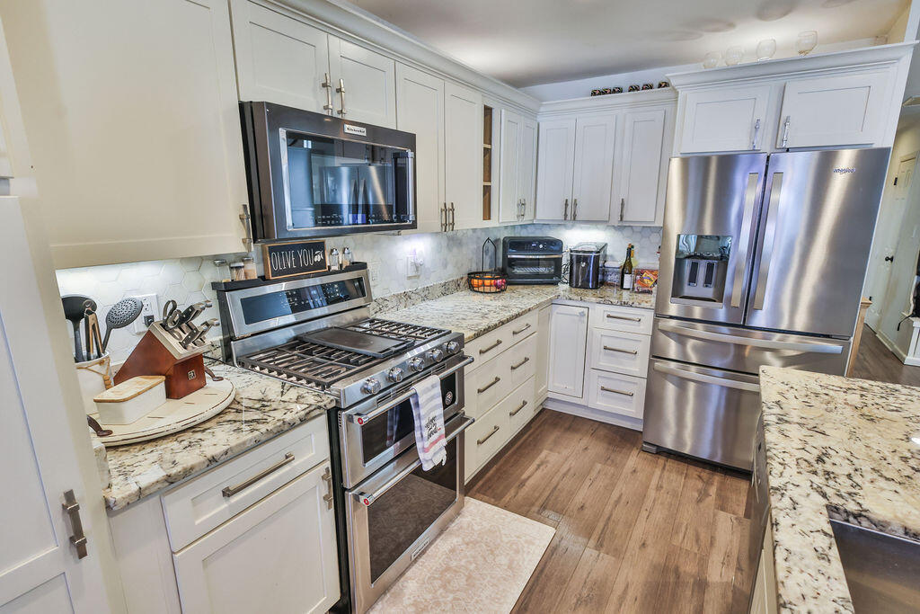 LIDO VILLAGE - Residential