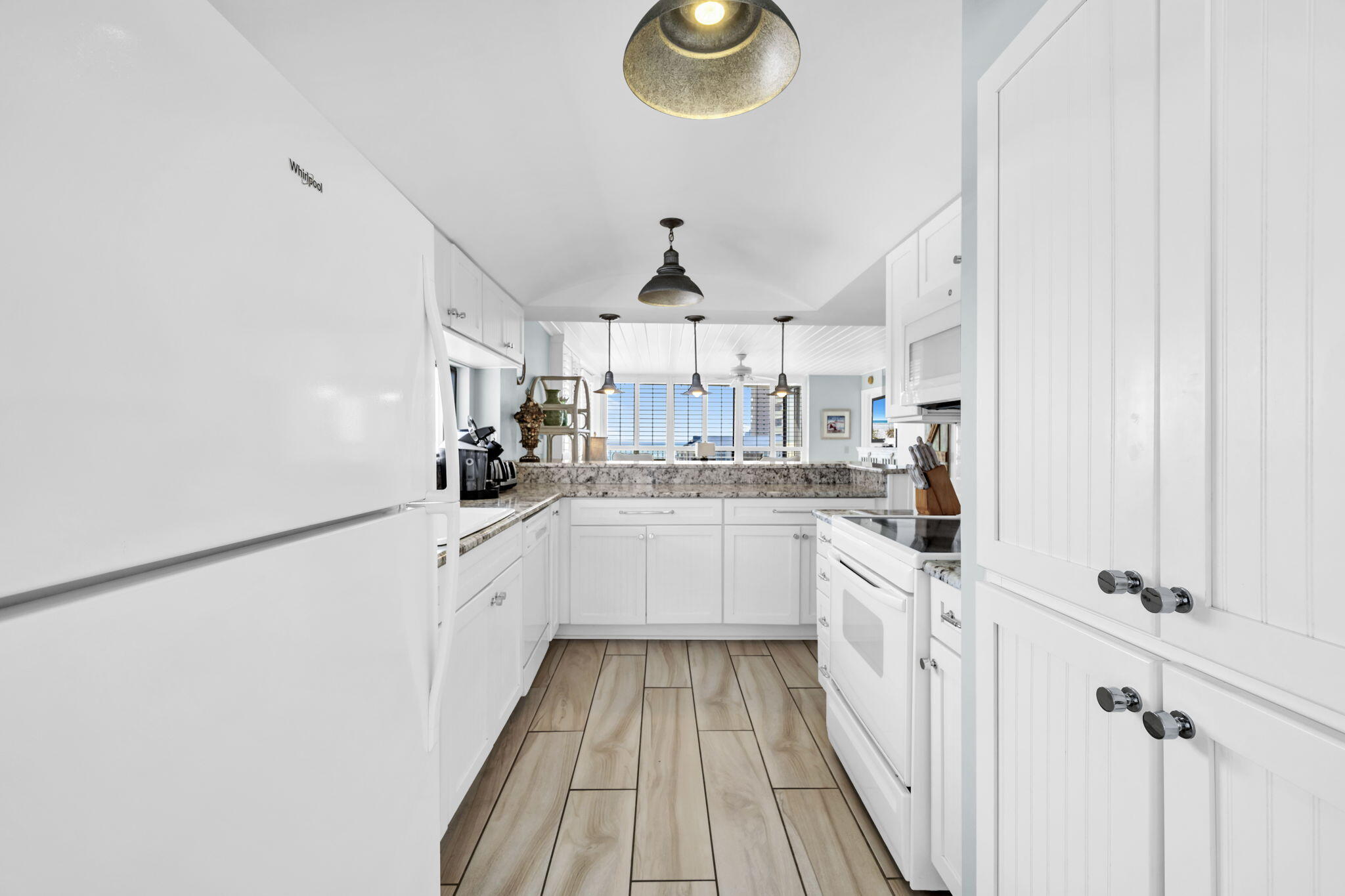 MAINSAIL CONDO PH 1 - Residential