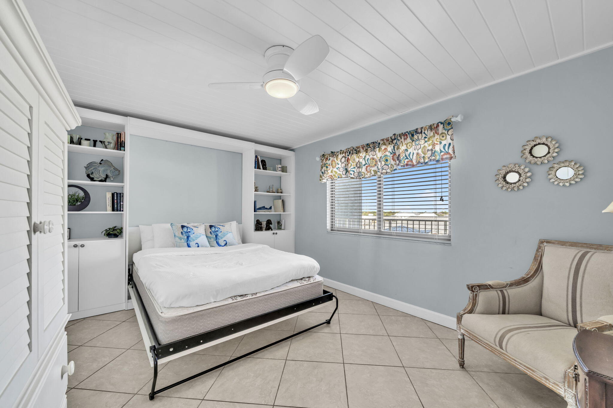 MAINSAIL CONDO PH 1 - Residential