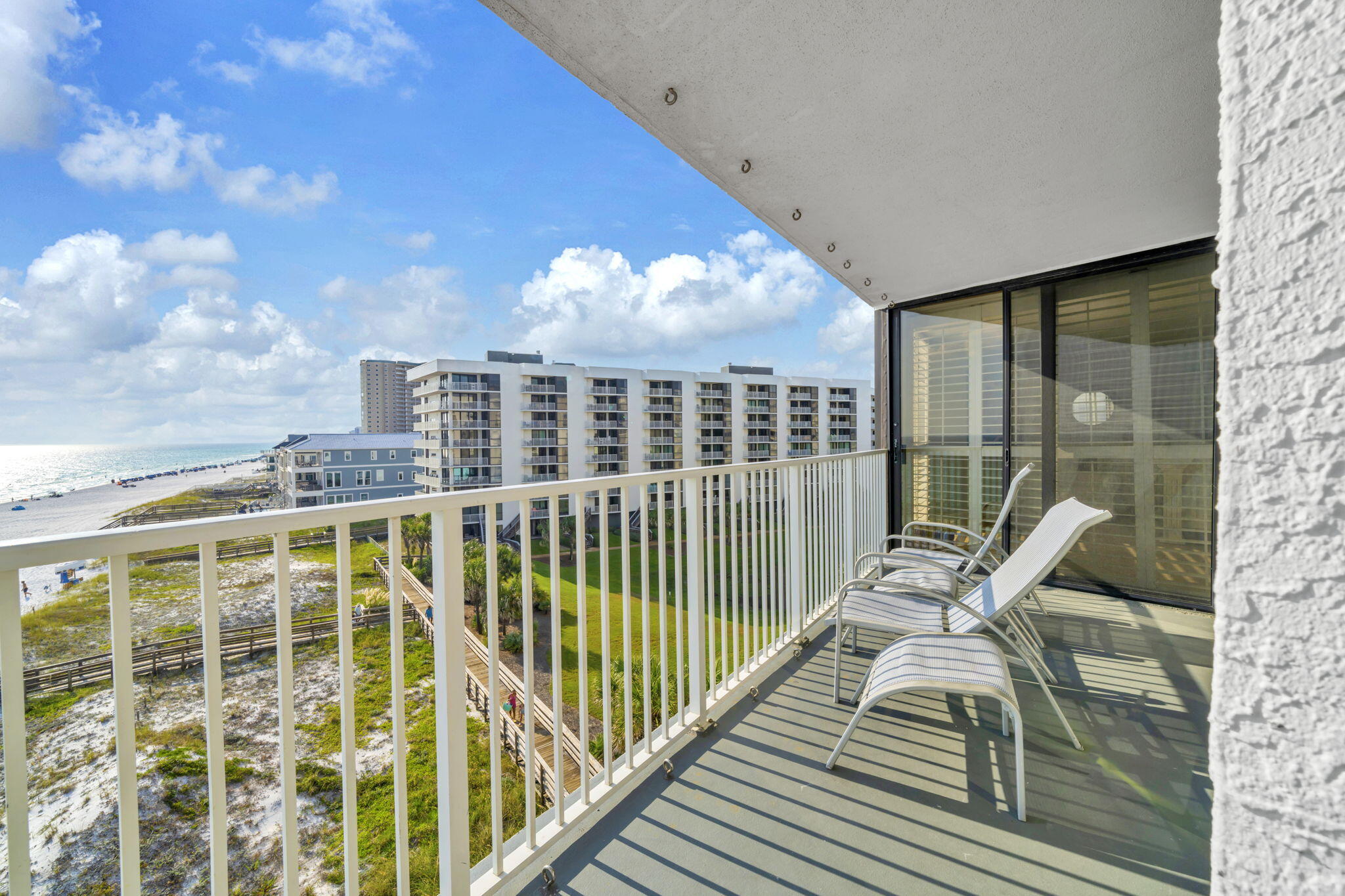 MAINSAIL CONDO PH 1 - Residential