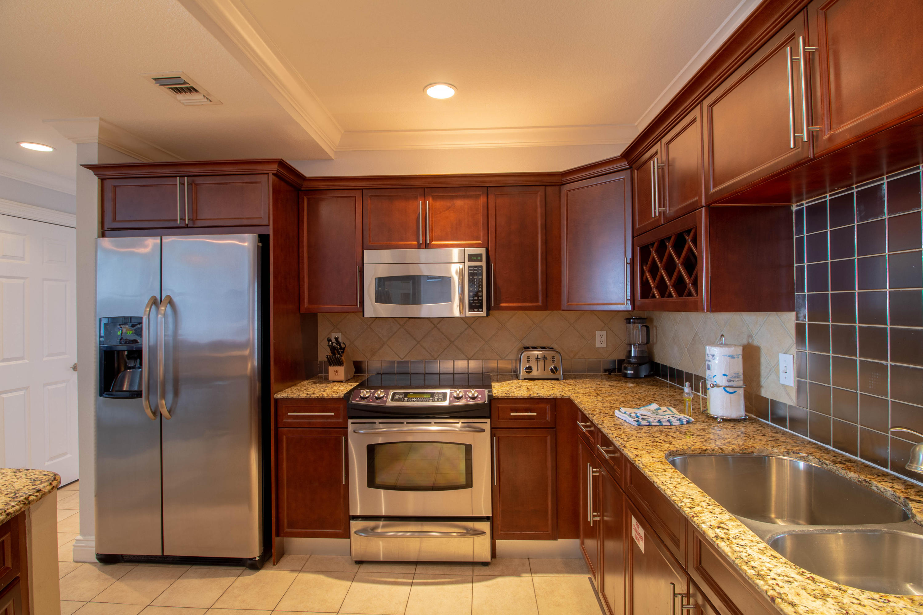 EMERALD GRANDE - Residential