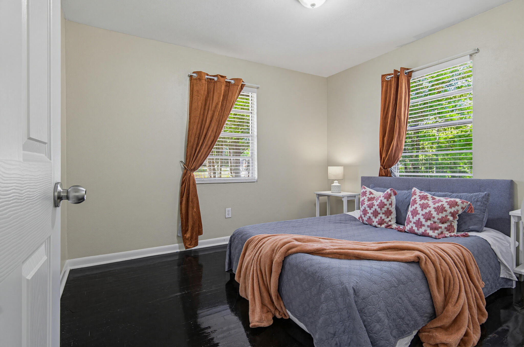 MCLAUGHLIN & HARRIS - Residential