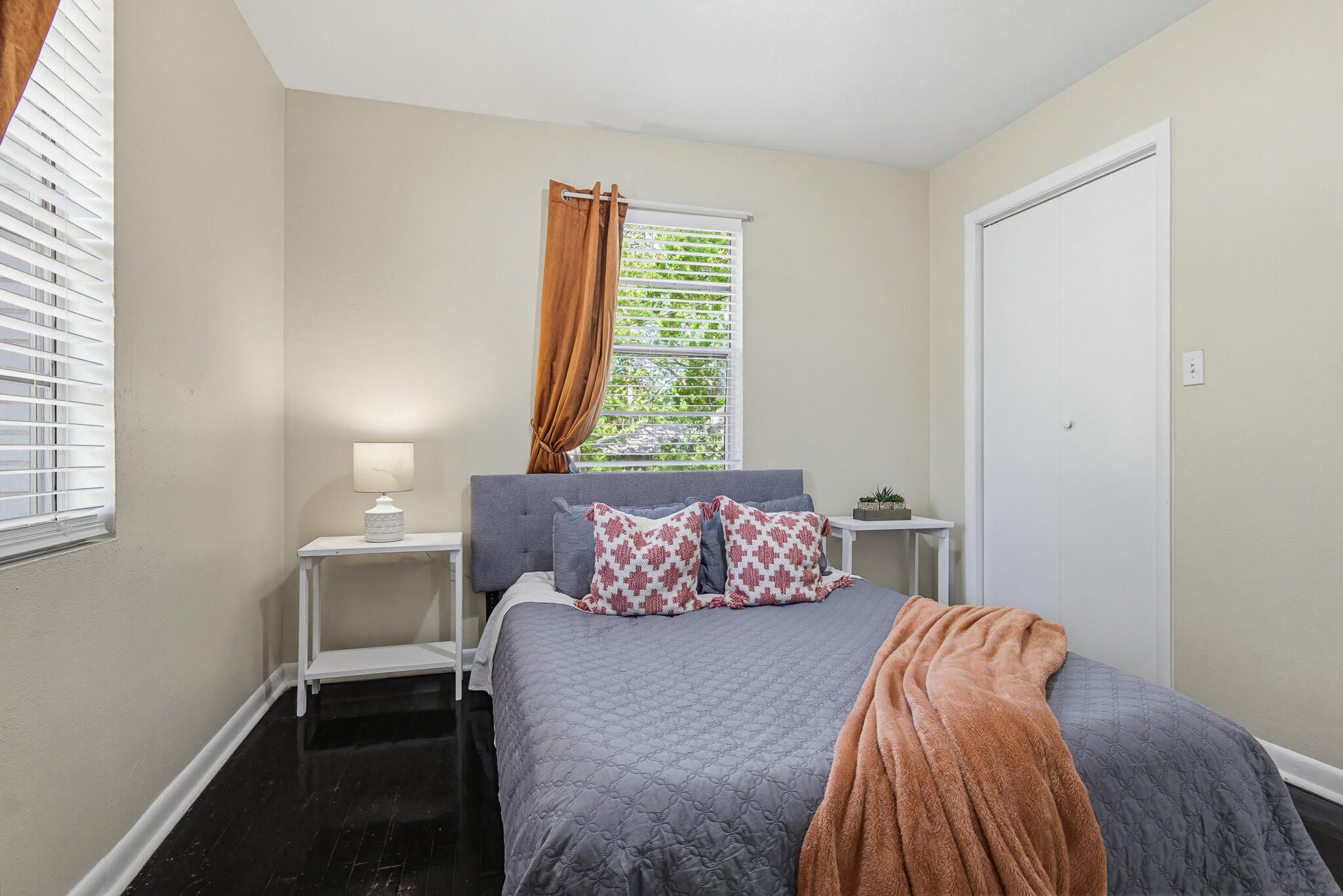MCLAUGHLIN & HARRIS - Residential