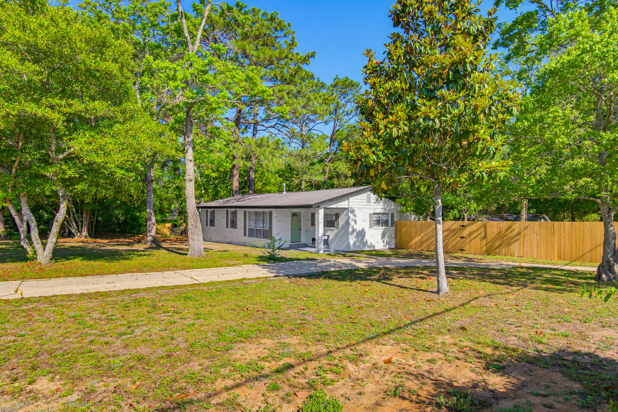 MCLAUGHLIN & HARRIS - Residential