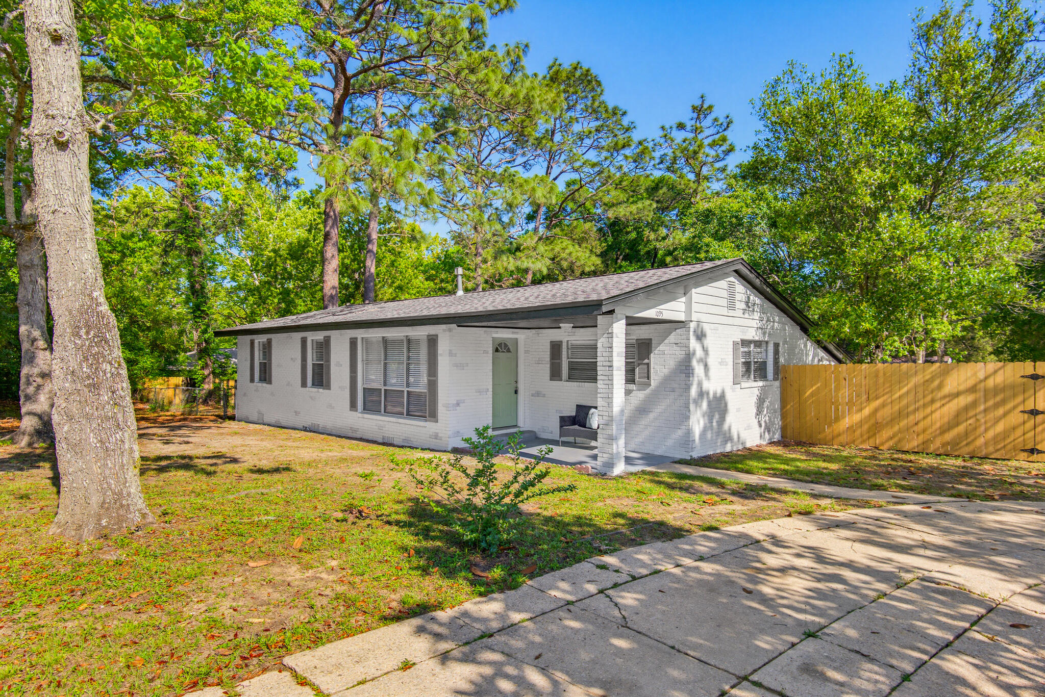 MCLAUGHLIN & HARRIS - Residential