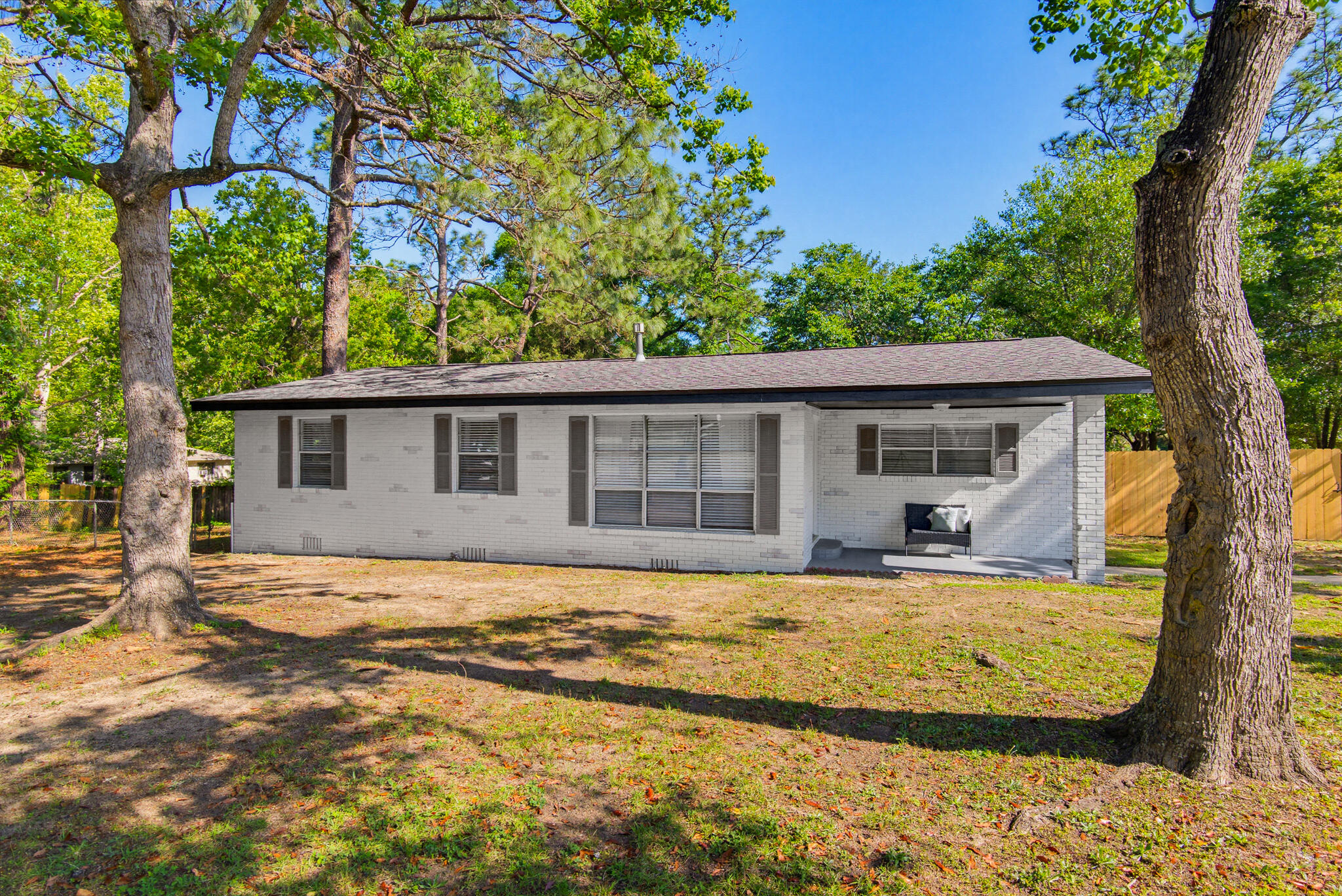 MCLAUGHLIN & HARRIS - Residential