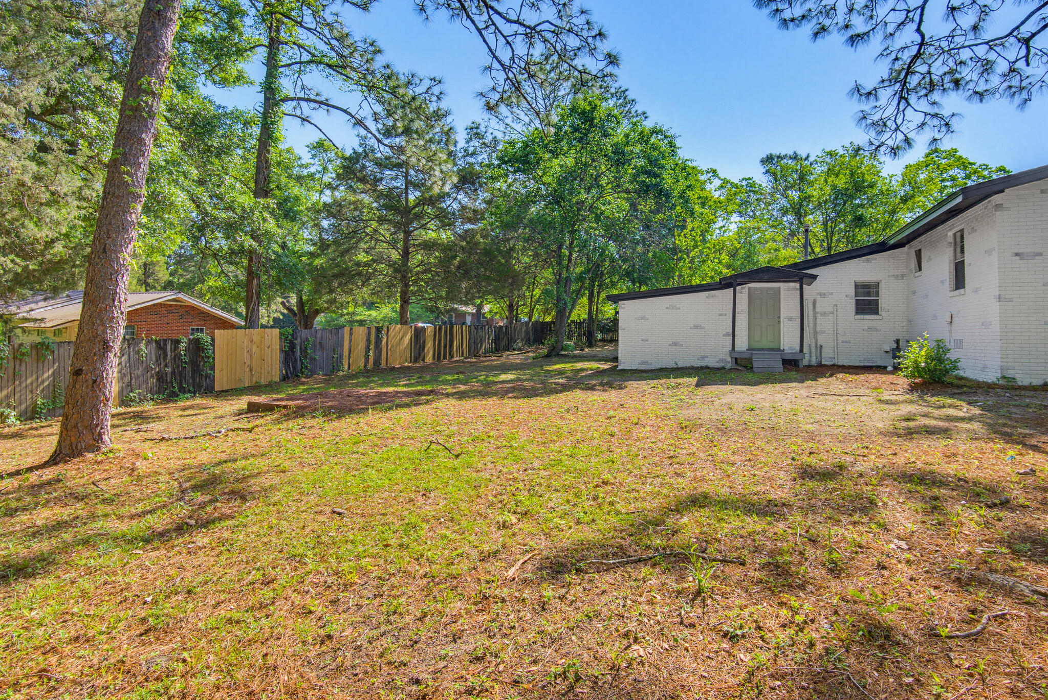 MCLAUGHLIN & HARRIS - Residential