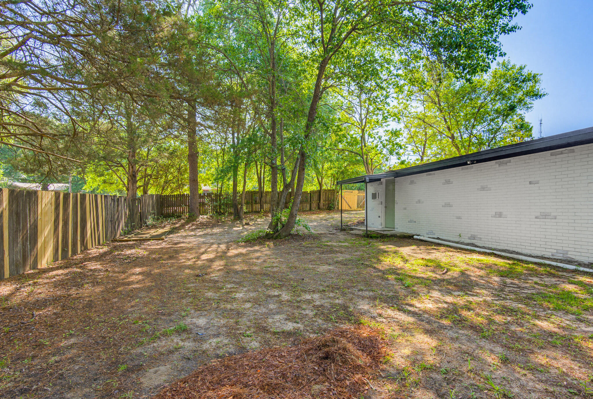 MCLAUGHLIN & HARRIS - Residential