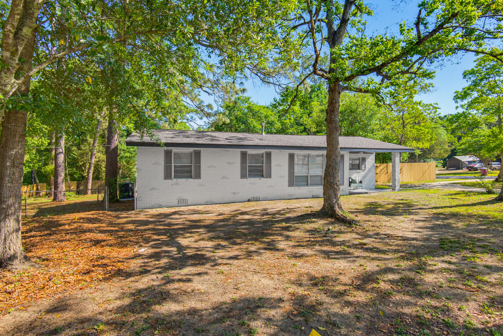 MCLAUGHLIN & HARRIS - Residential