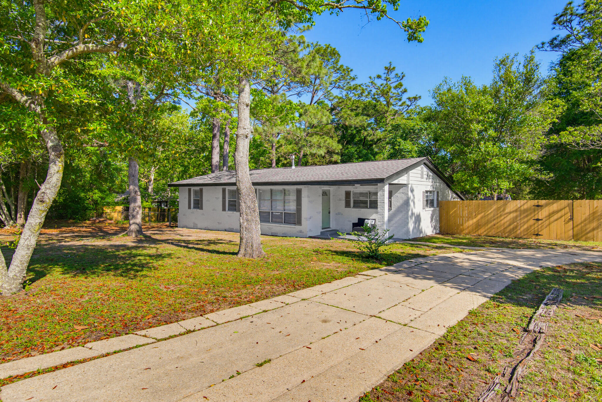 MCLAUGHLIN & HARRIS - Residential