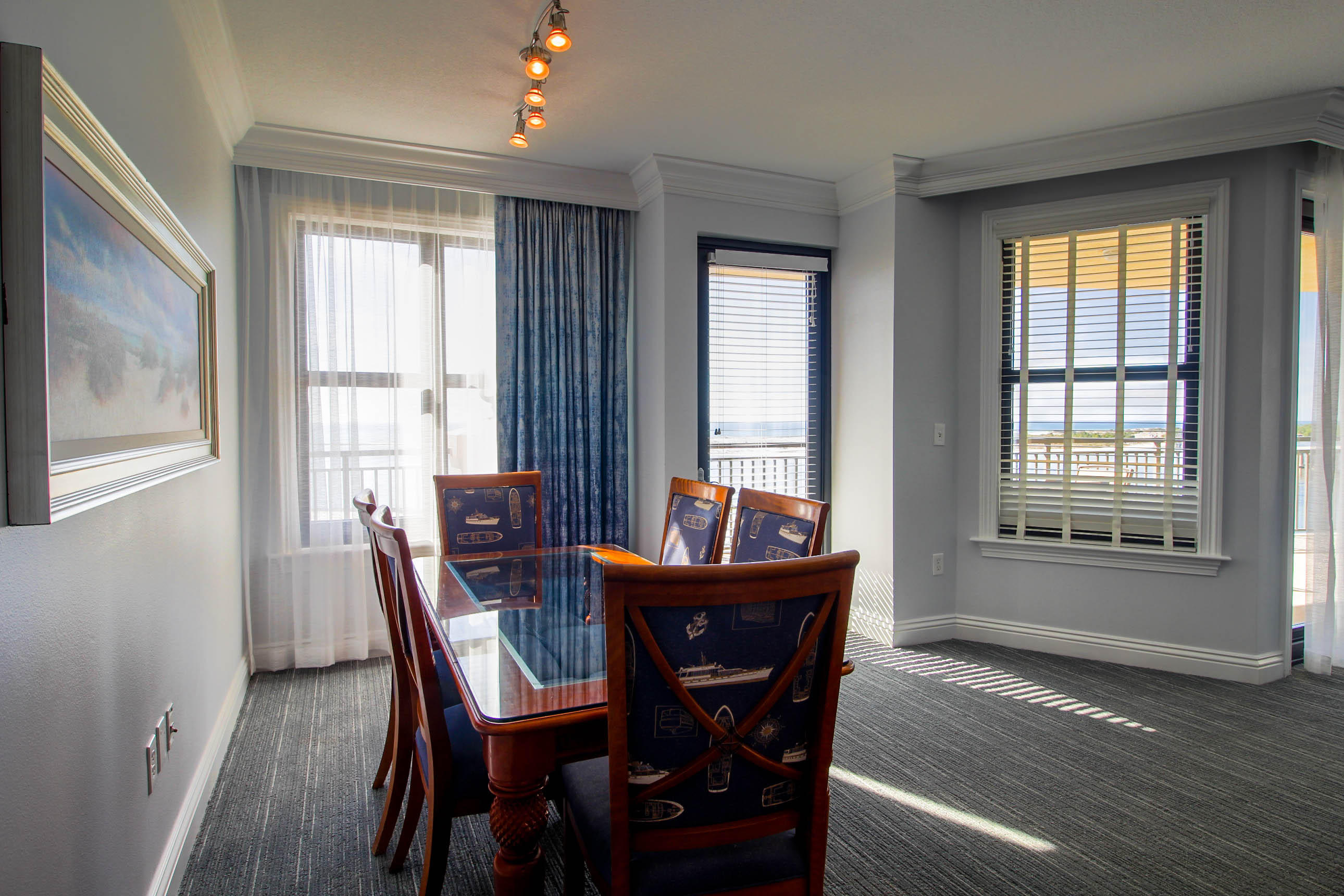 EMERALD GRANDE - Residential