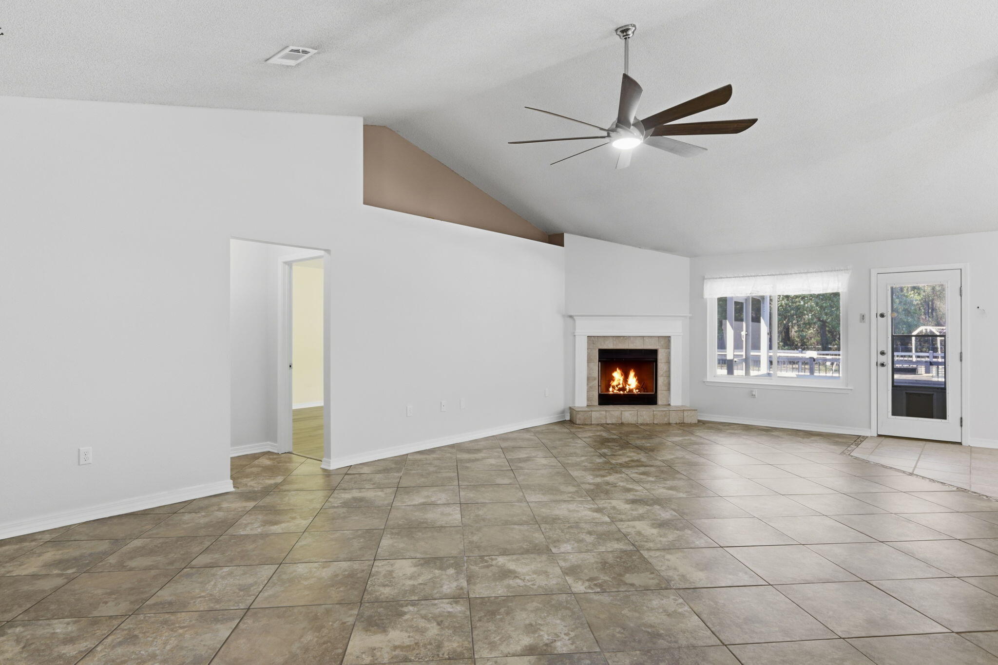 HAMPTON RIDGE - Residential