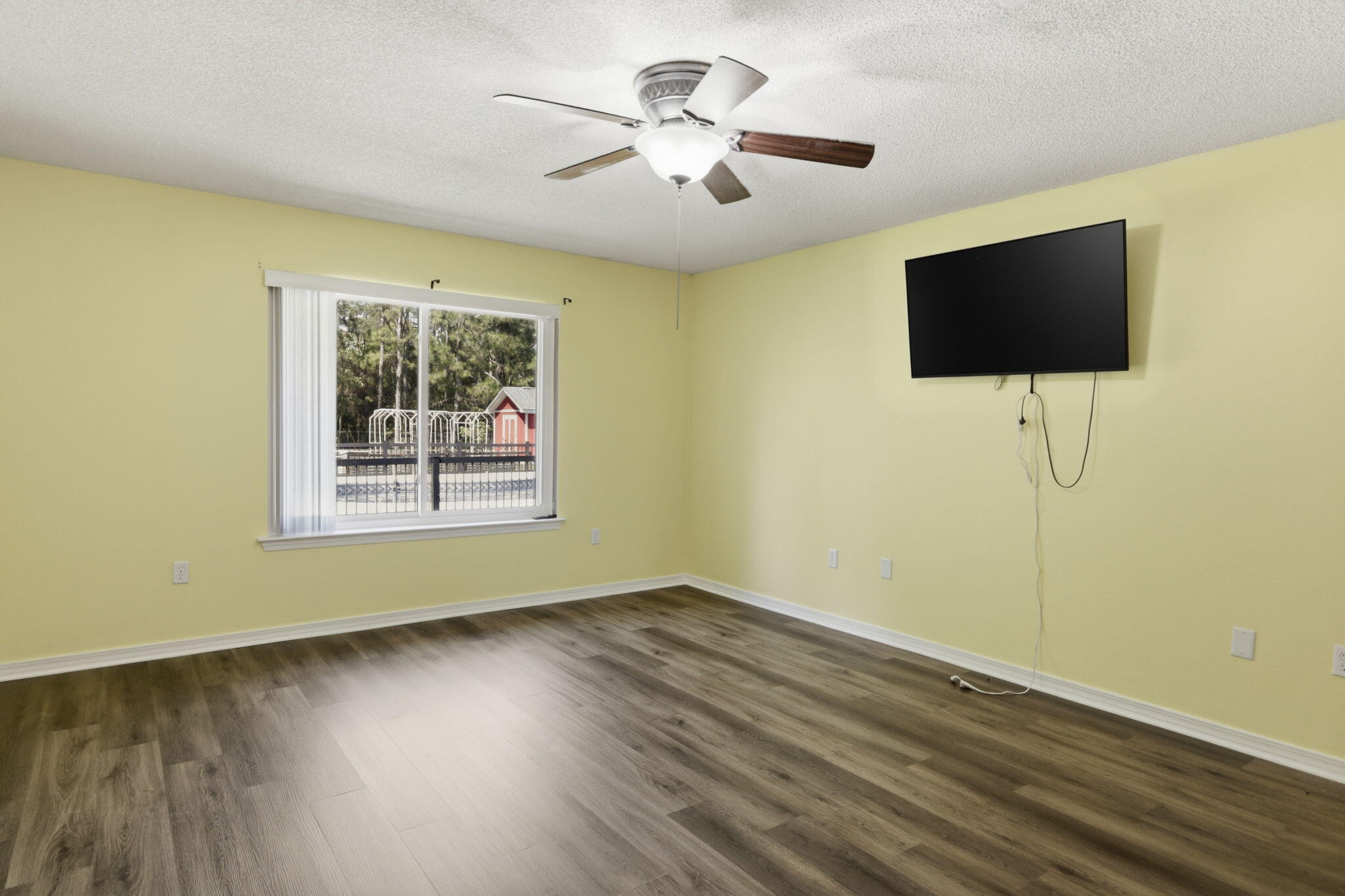 HAMPTON RIDGE - Residential