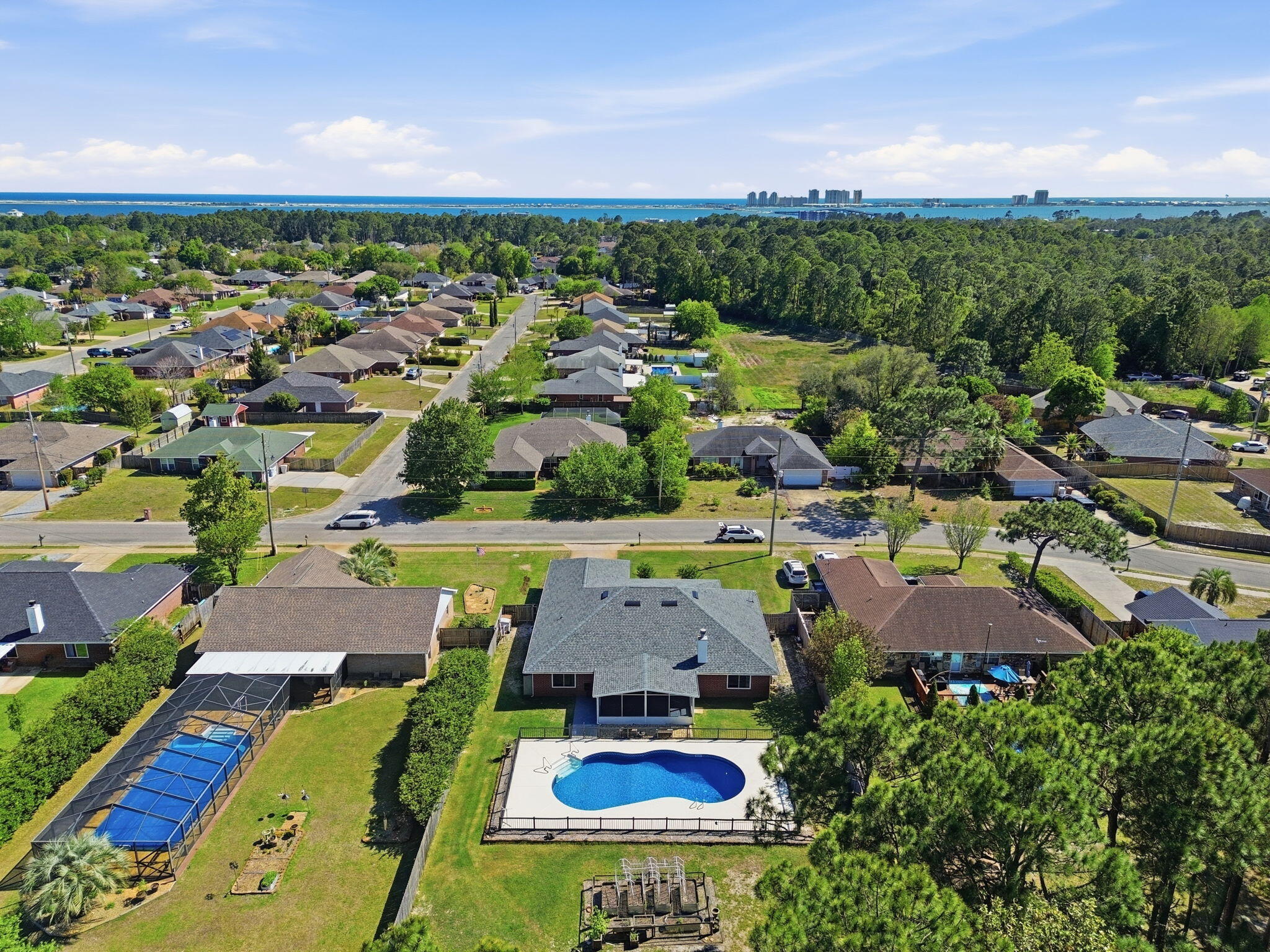 HAMPTON RIDGE - Residential