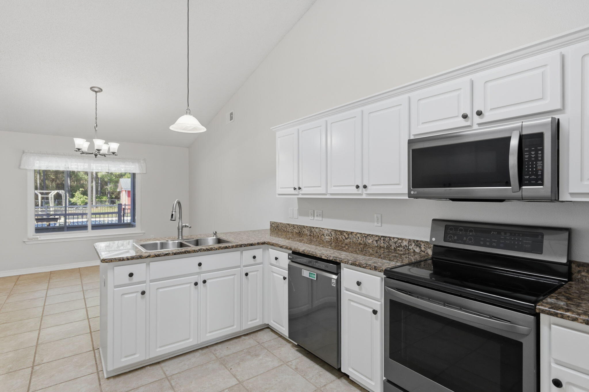 HAMPTON RIDGE - Residential