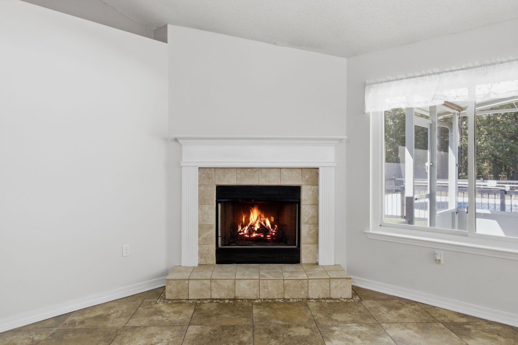 HAMPTON RIDGE - Residential