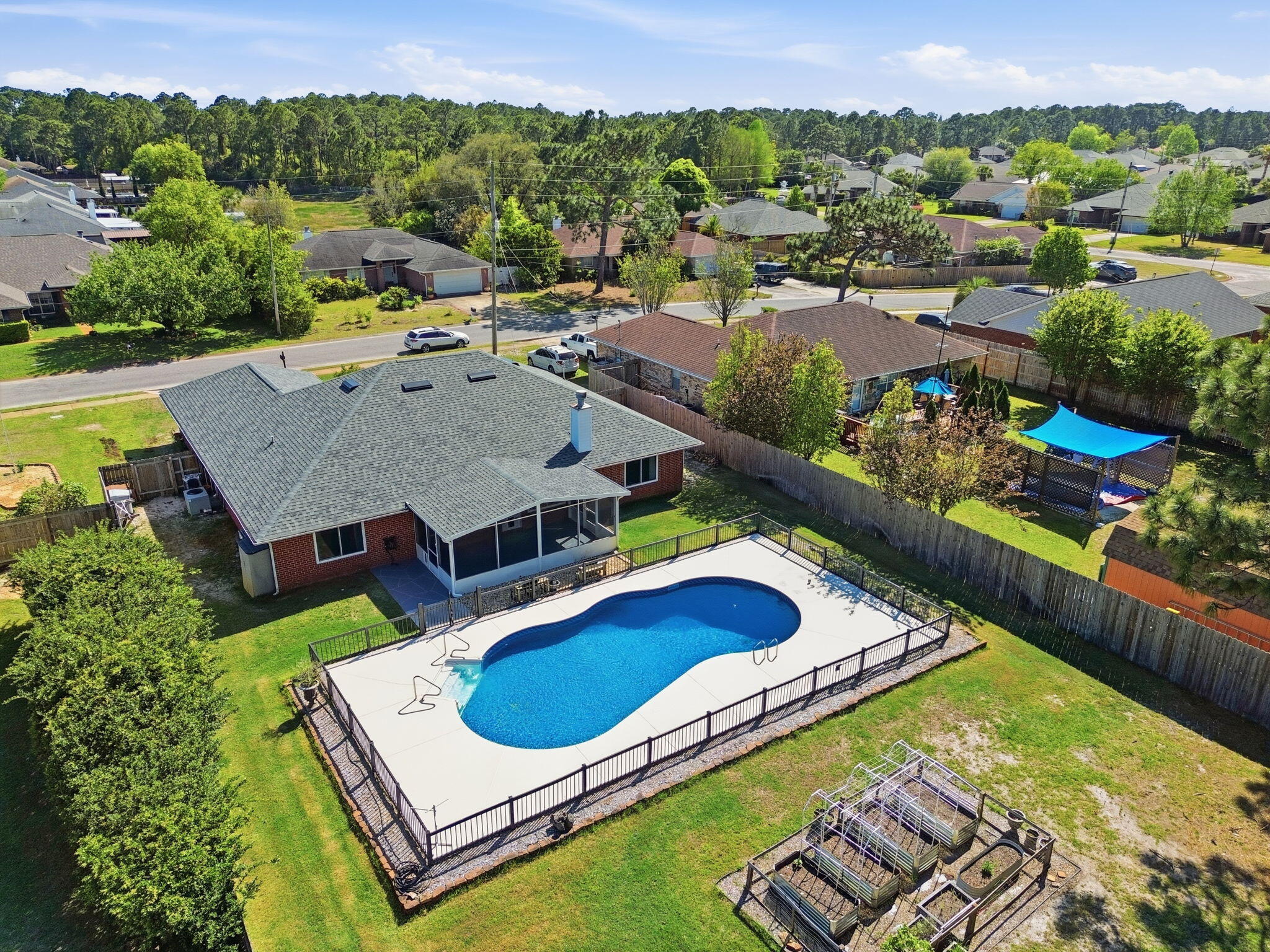 HAMPTON RIDGE - Residential