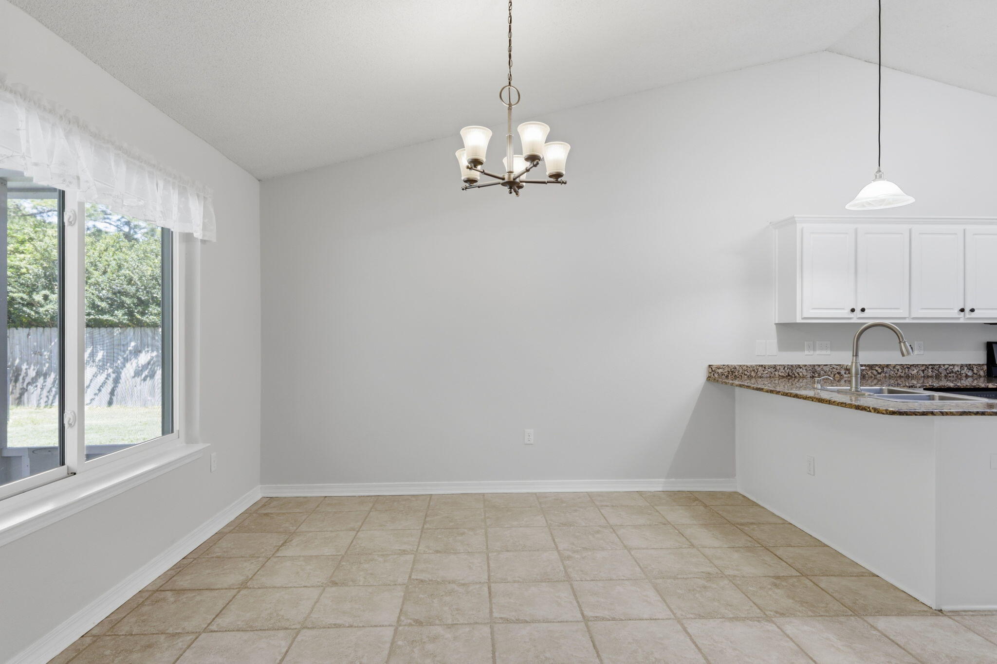 HAMPTON RIDGE - Residential