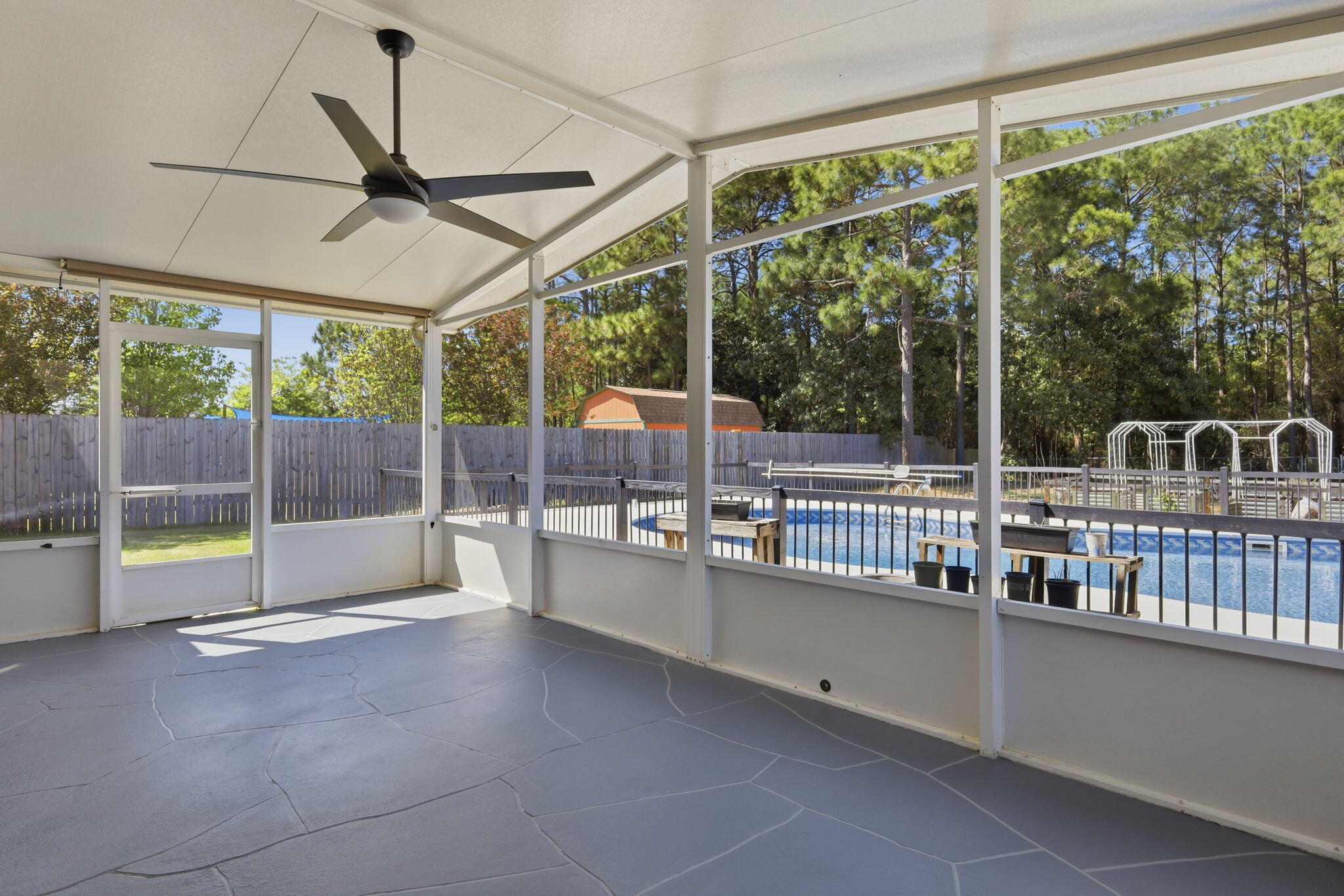 HAMPTON RIDGE - Residential