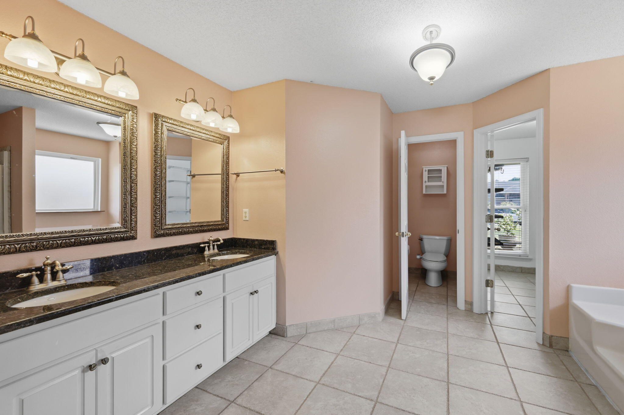 HAMPTON RIDGE - Residential