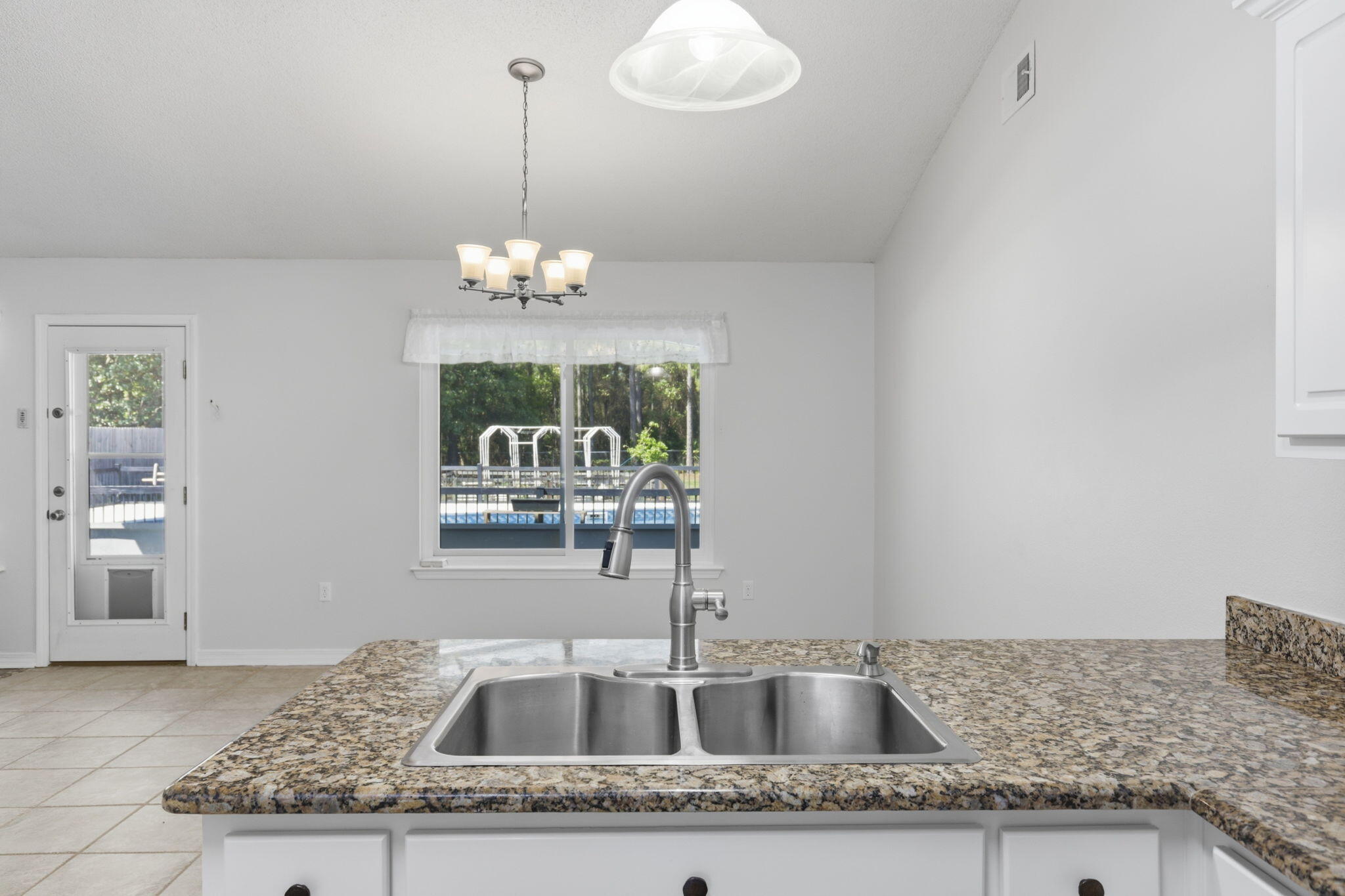 HAMPTON RIDGE - Residential