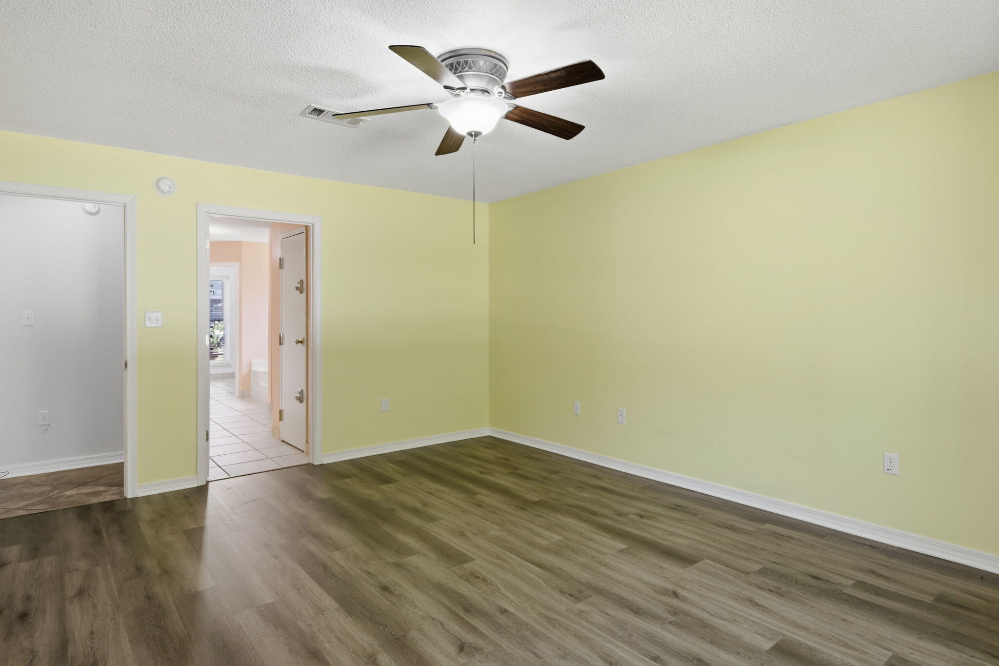 HAMPTON RIDGE - Residential