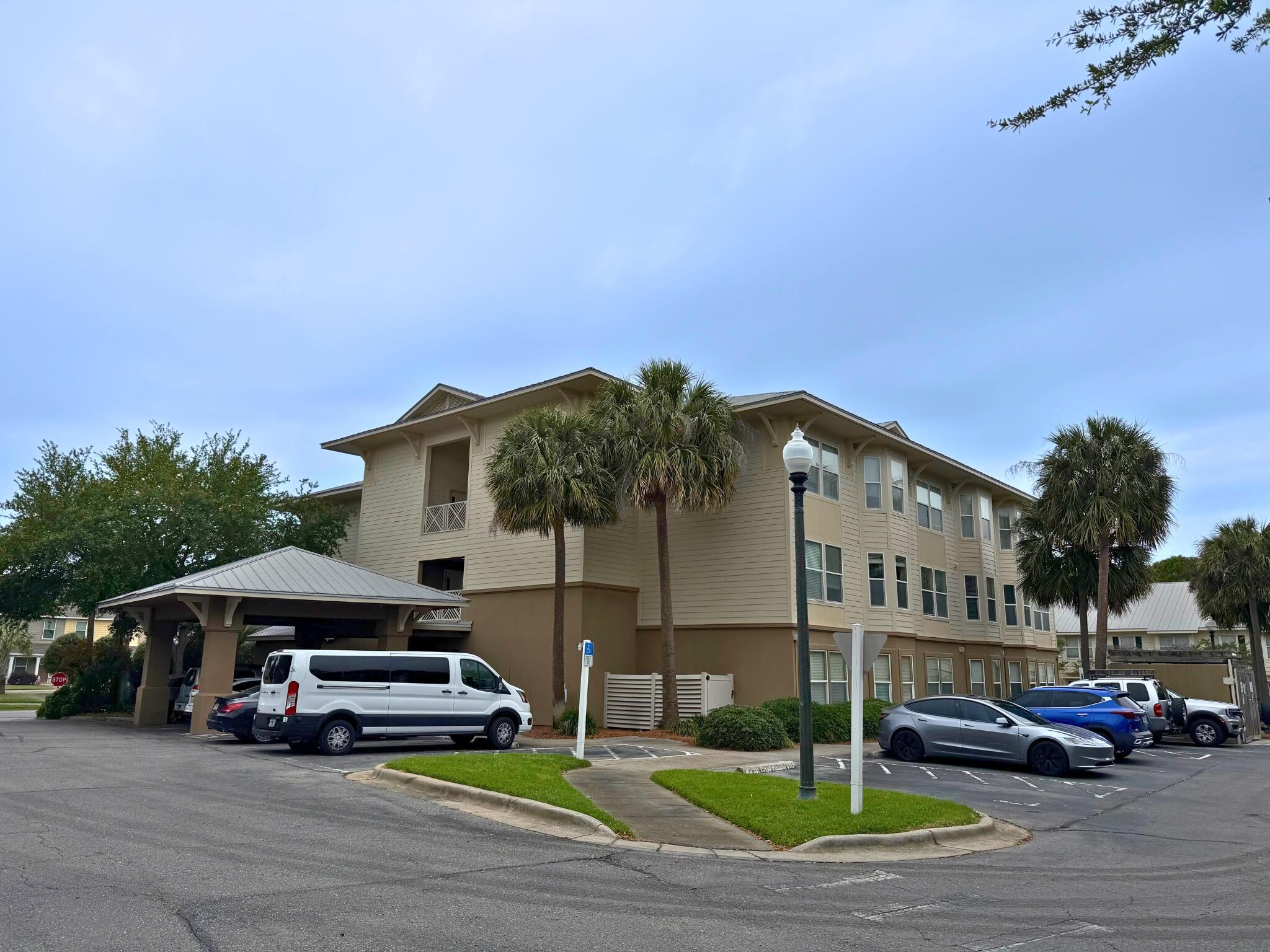 OLD BAY CONDO - Residential
