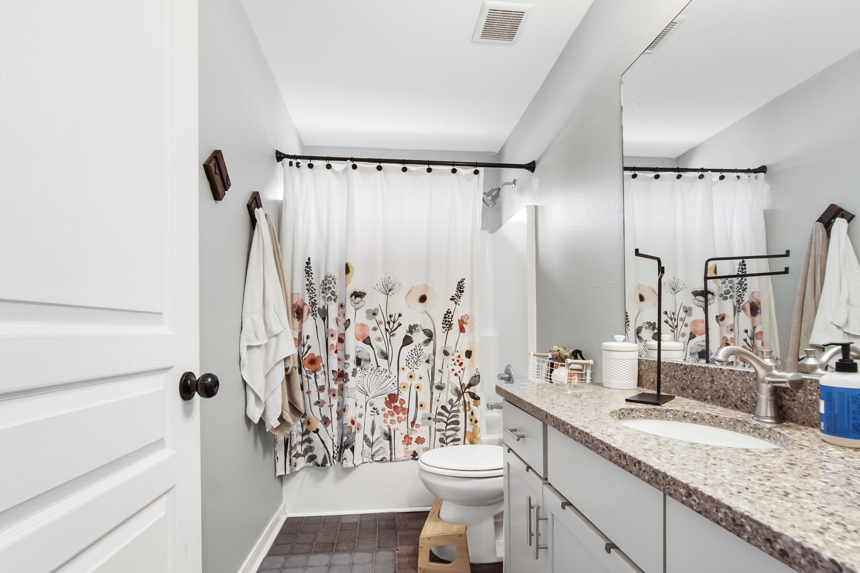 HUNTERS' RIDGE - Residential