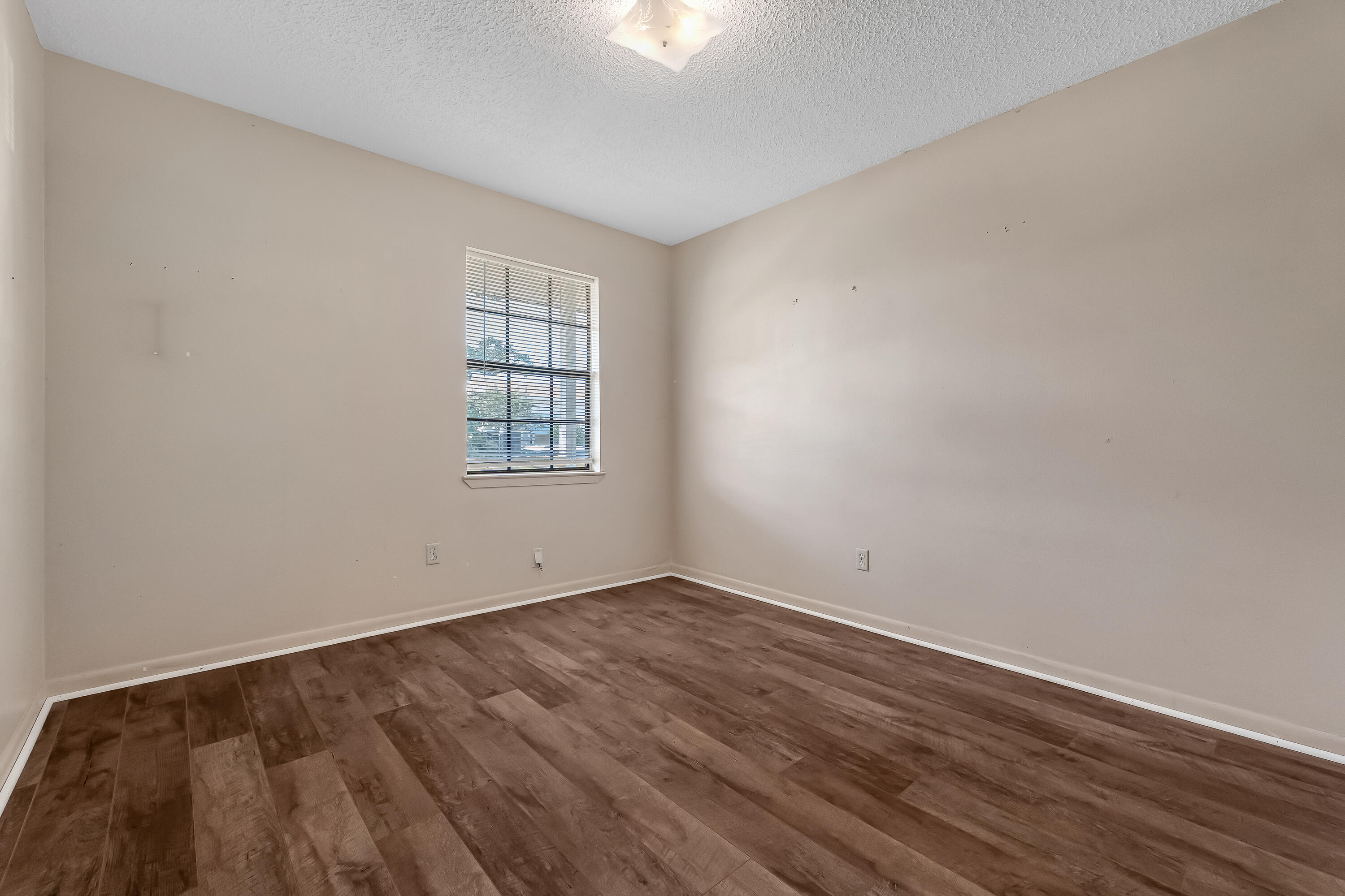 POLYNESIAN ISLANDS - Residential