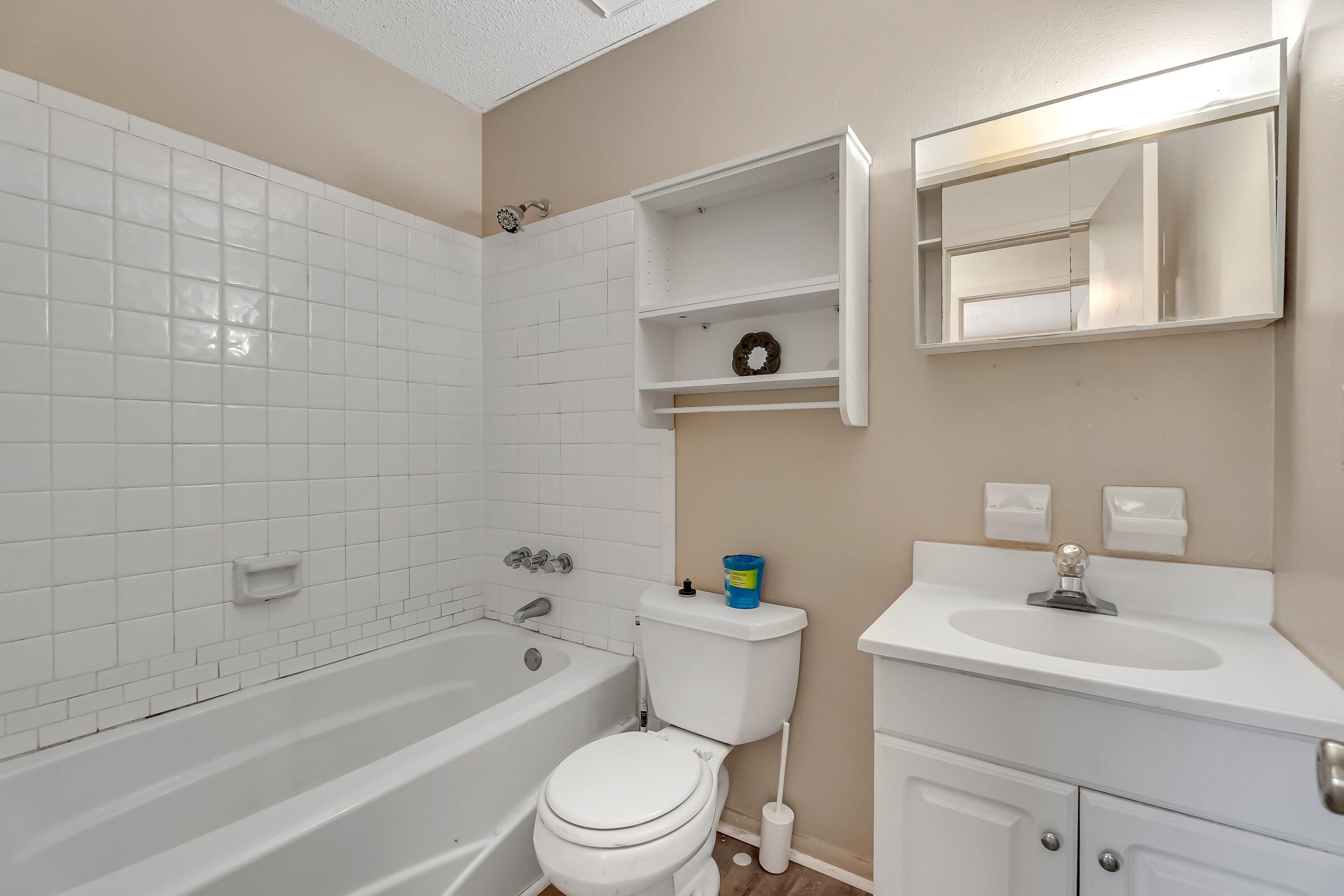 POLYNESIAN ISLANDS - Residential