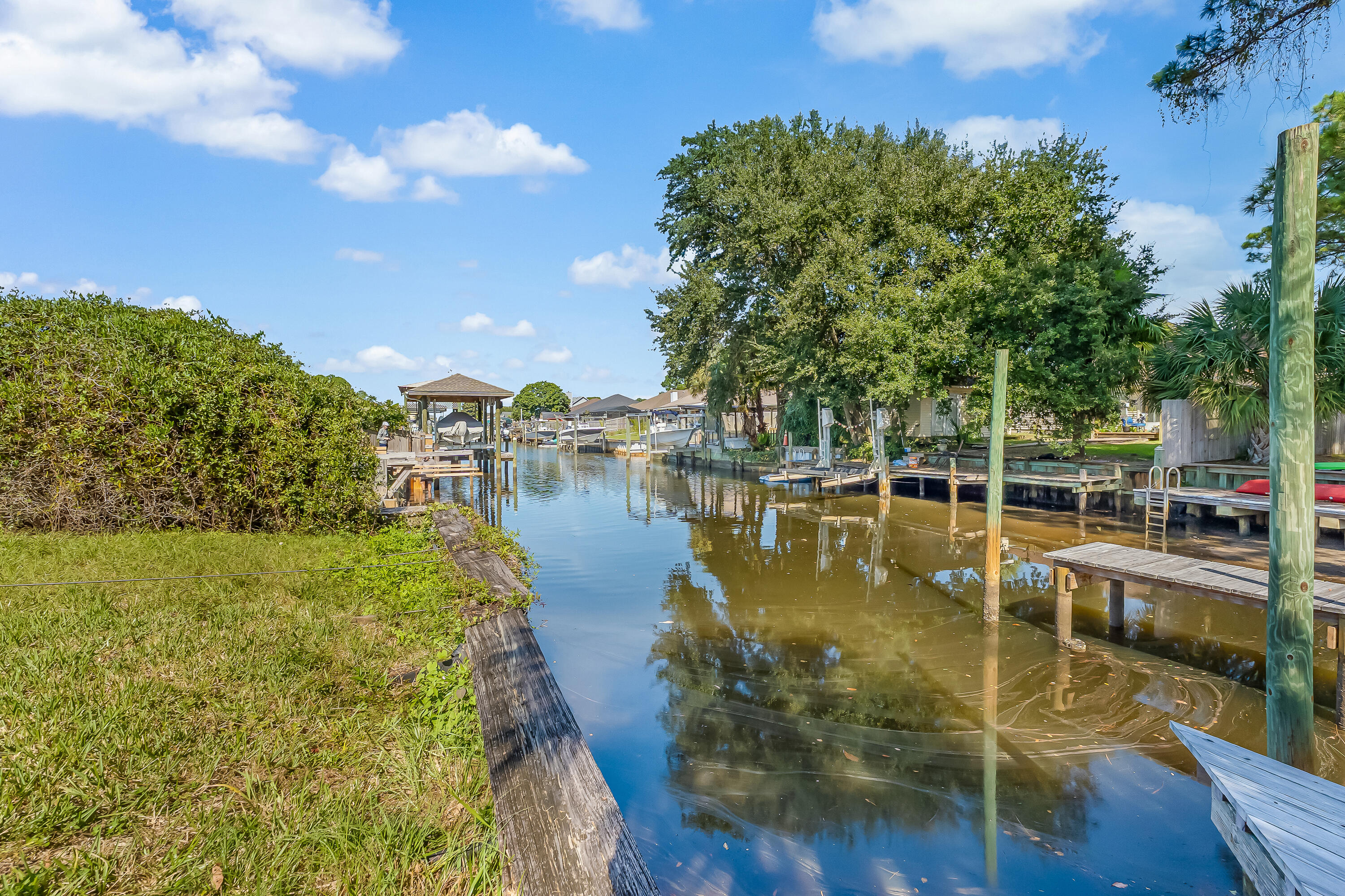 POLYNESIAN ISLANDS - Residential
