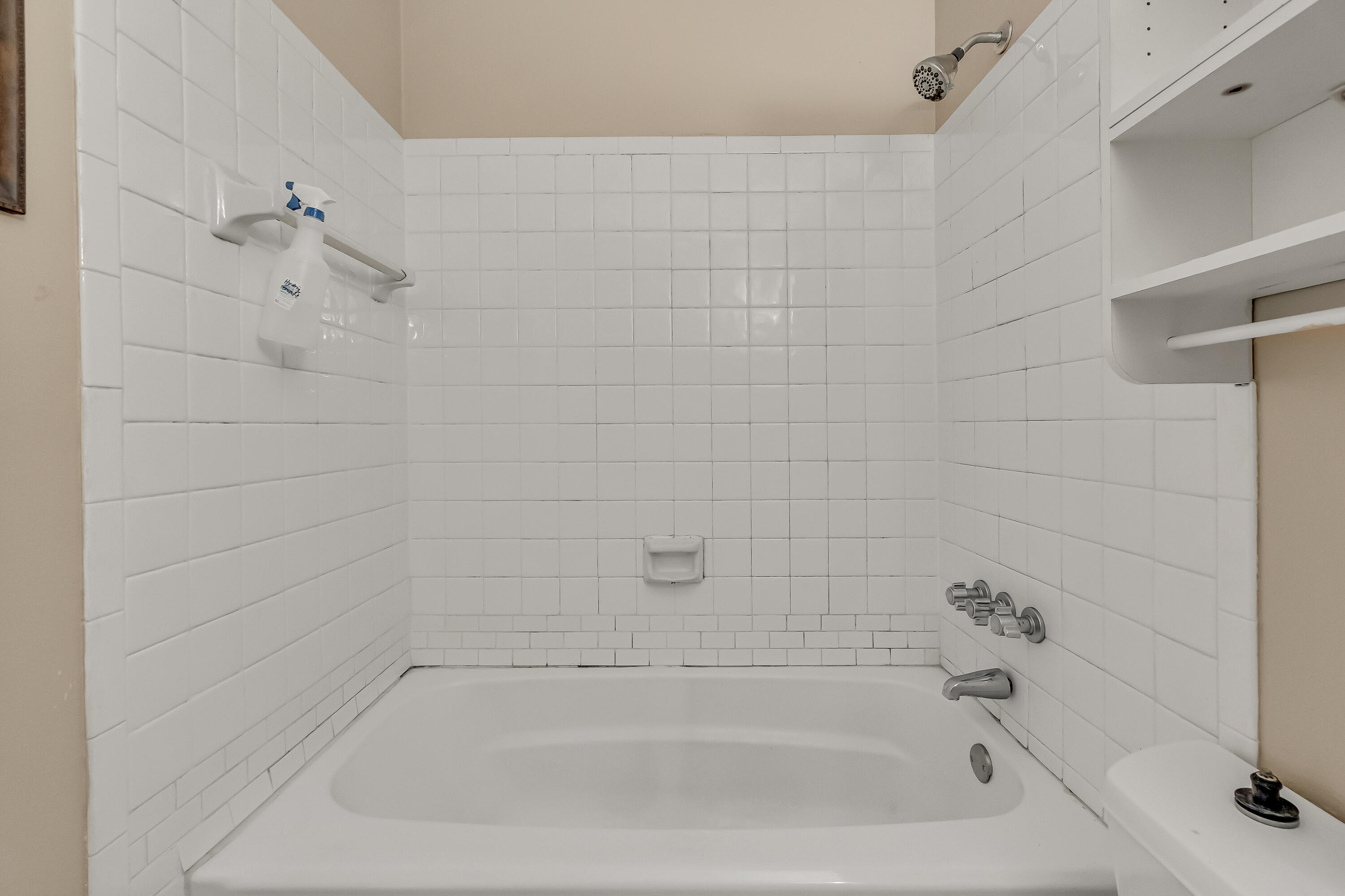 POLYNESIAN ISLANDS - Residential