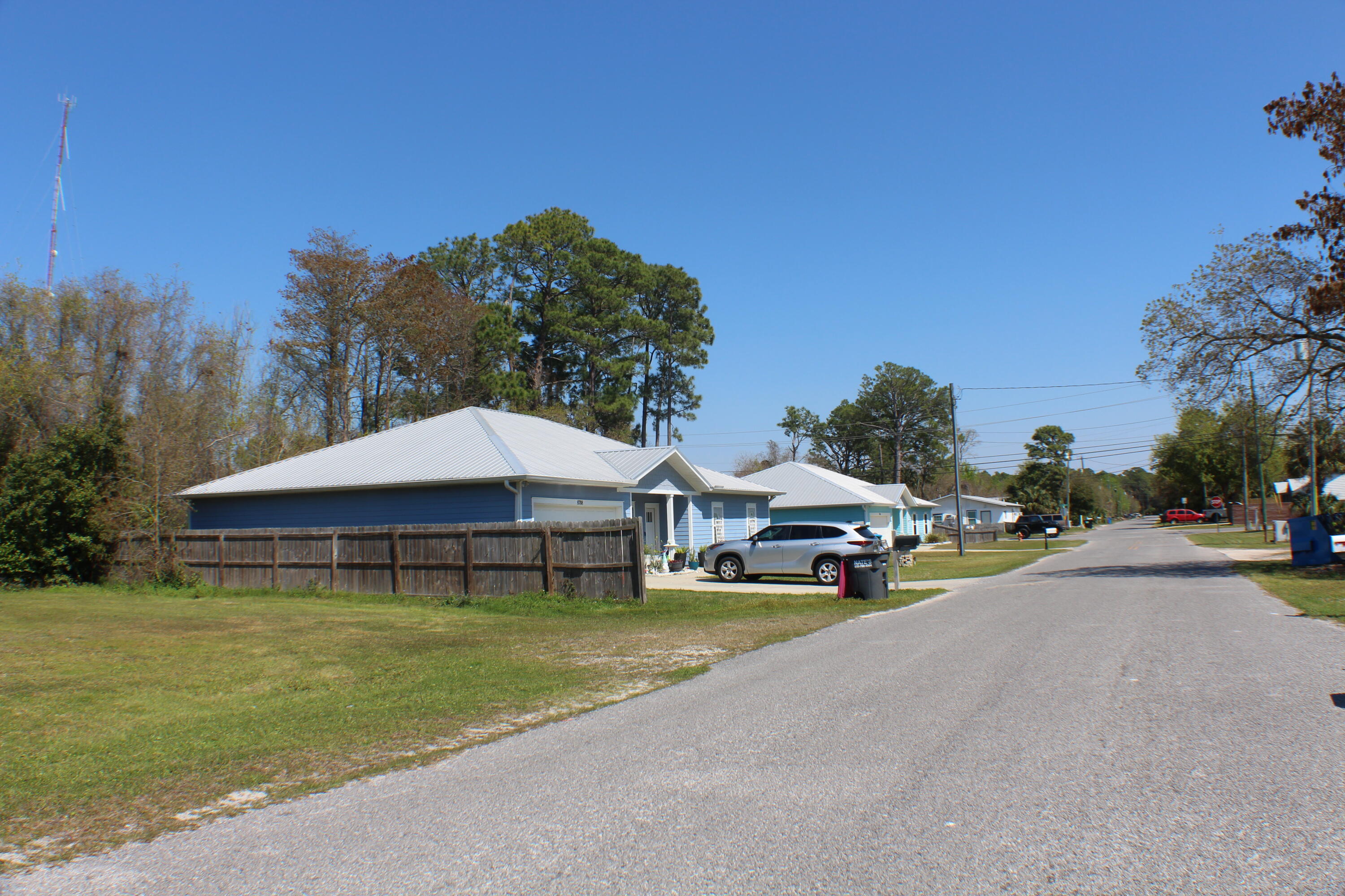 Upper Grand Lagoon - Land