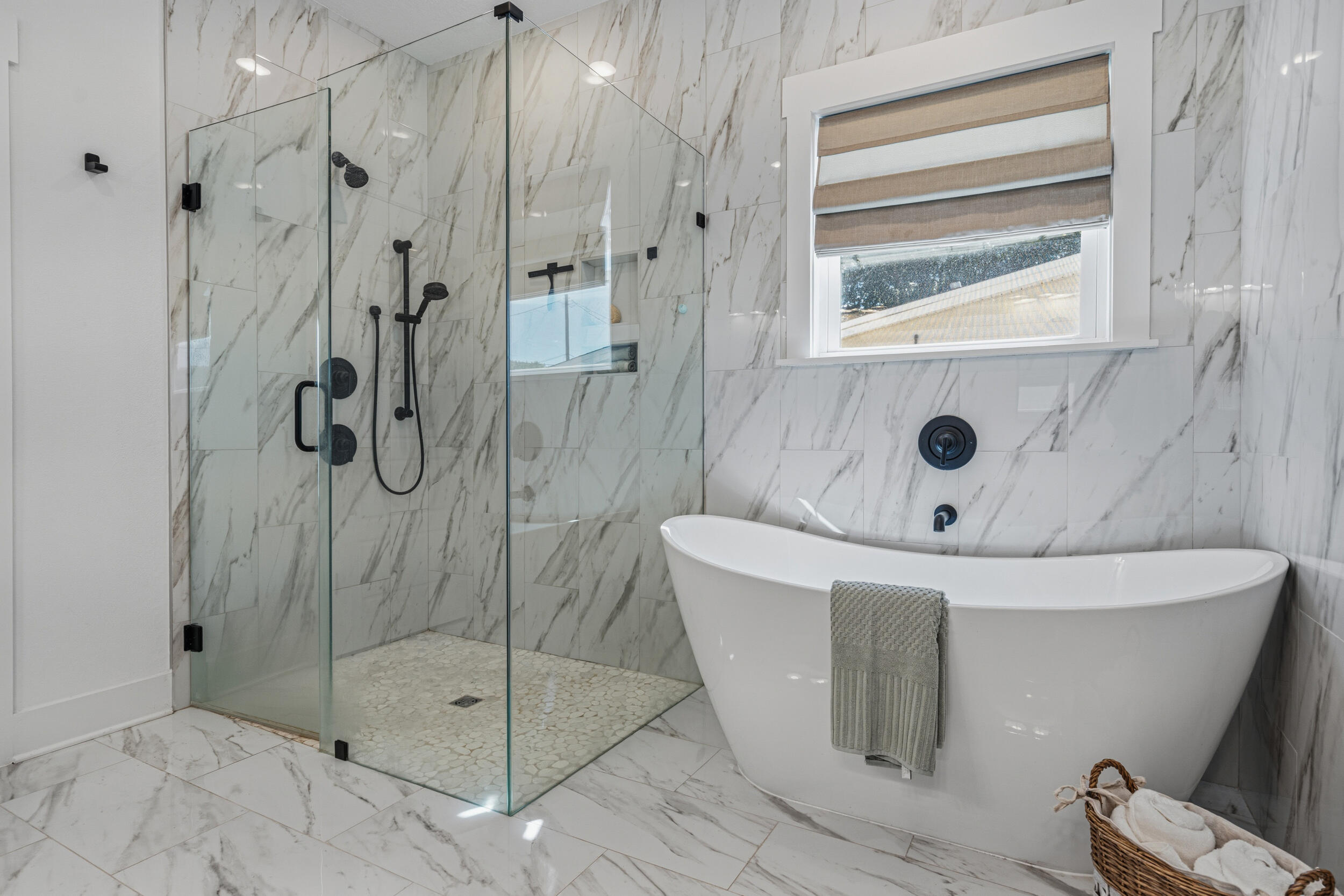 1ST ADD BEL-AIR S/D LOT 4 BLK B - Residential