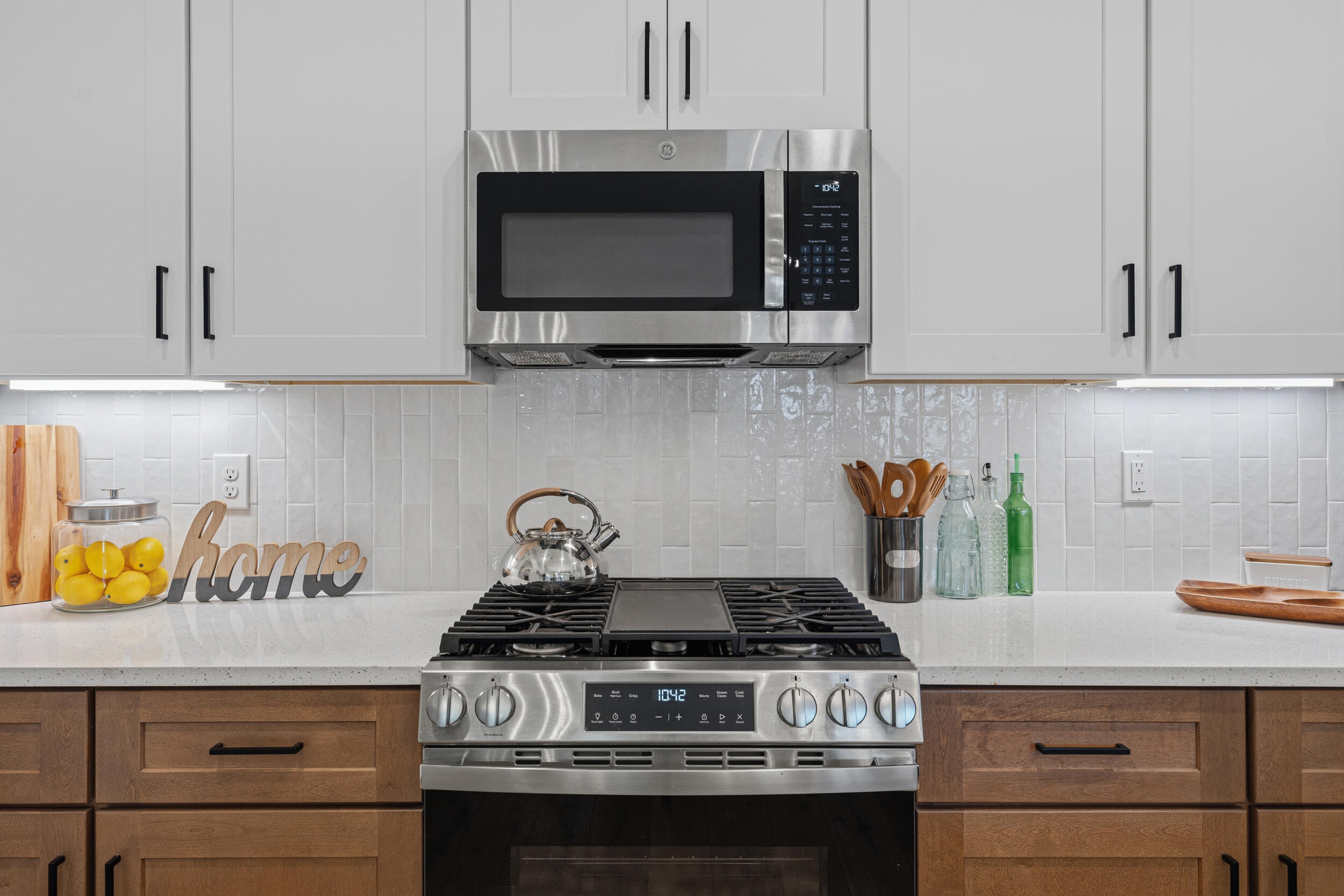 1ST ADD BEL-AIR S/D LOT 4 BLK B - Residential