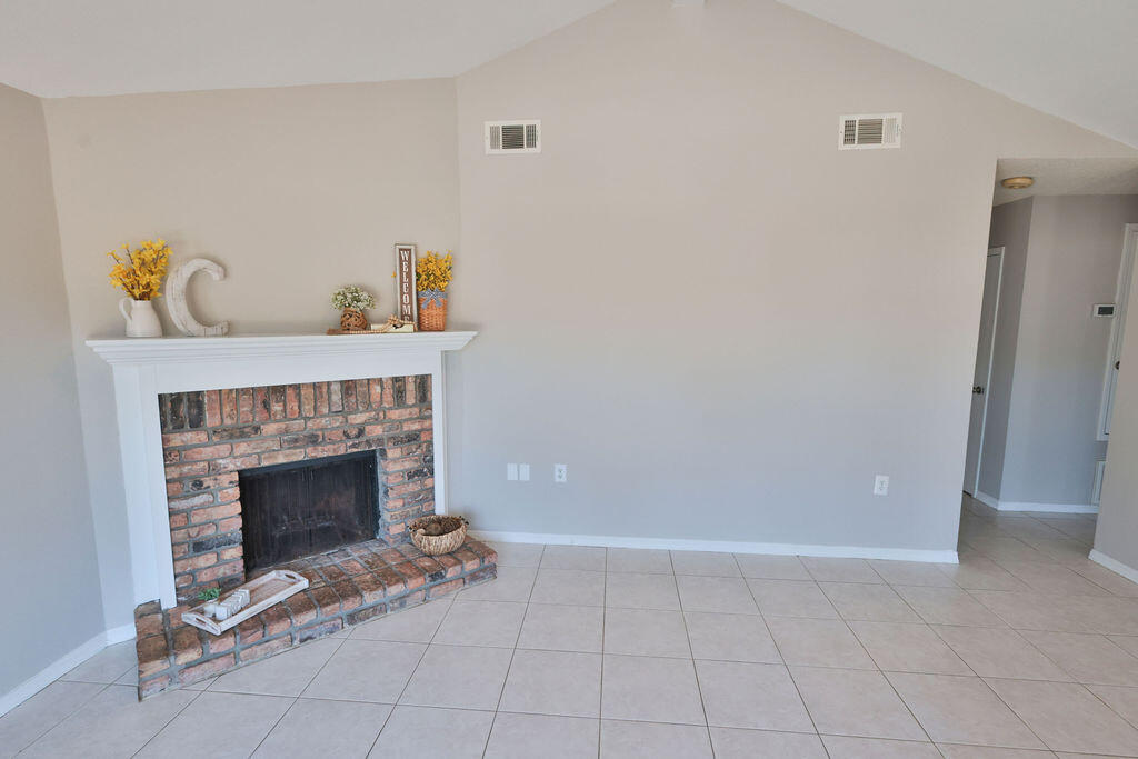 PINE MEADOWS 2ND ADDN - Residential